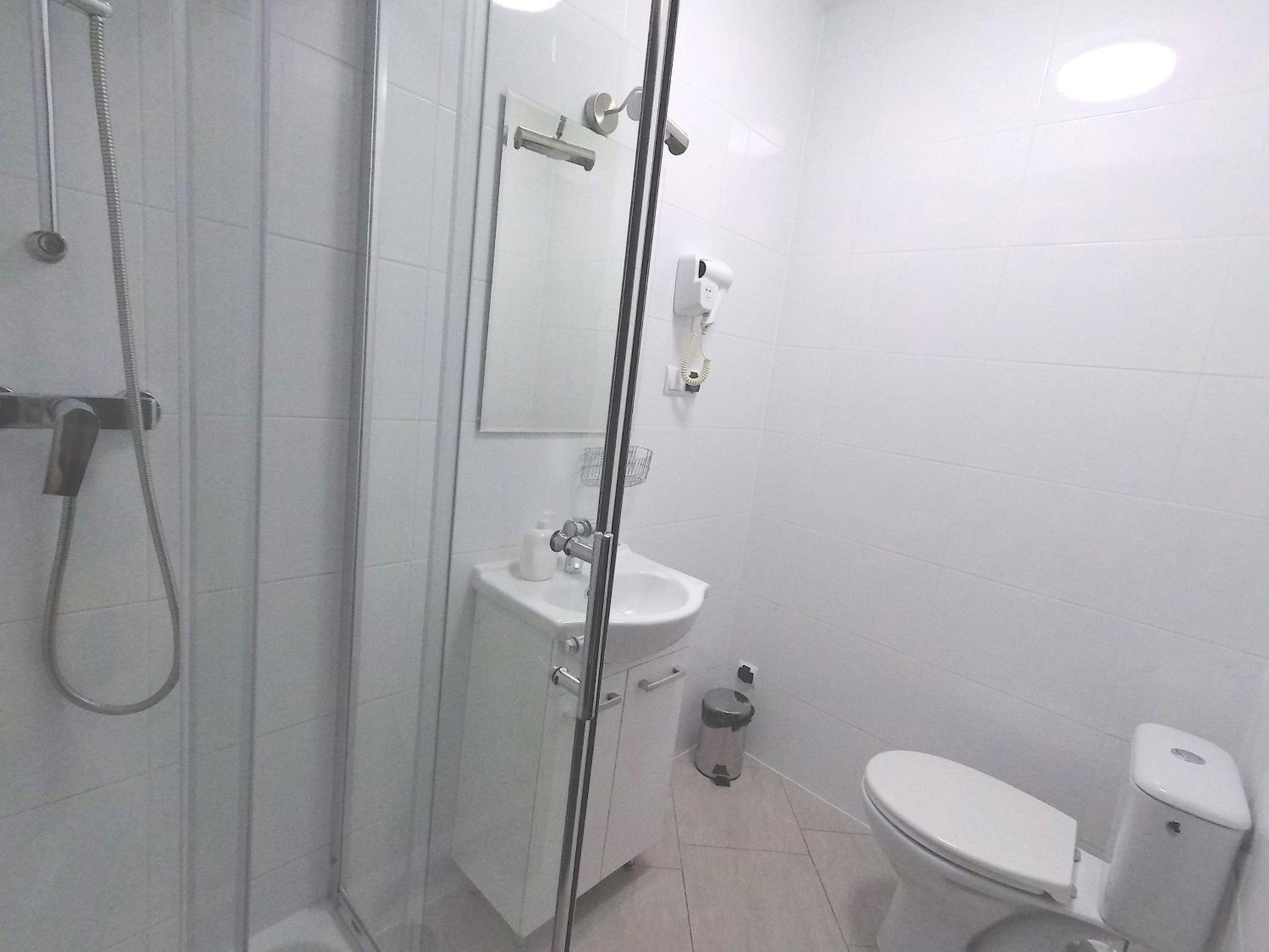 Economy Double Room - Photo 4