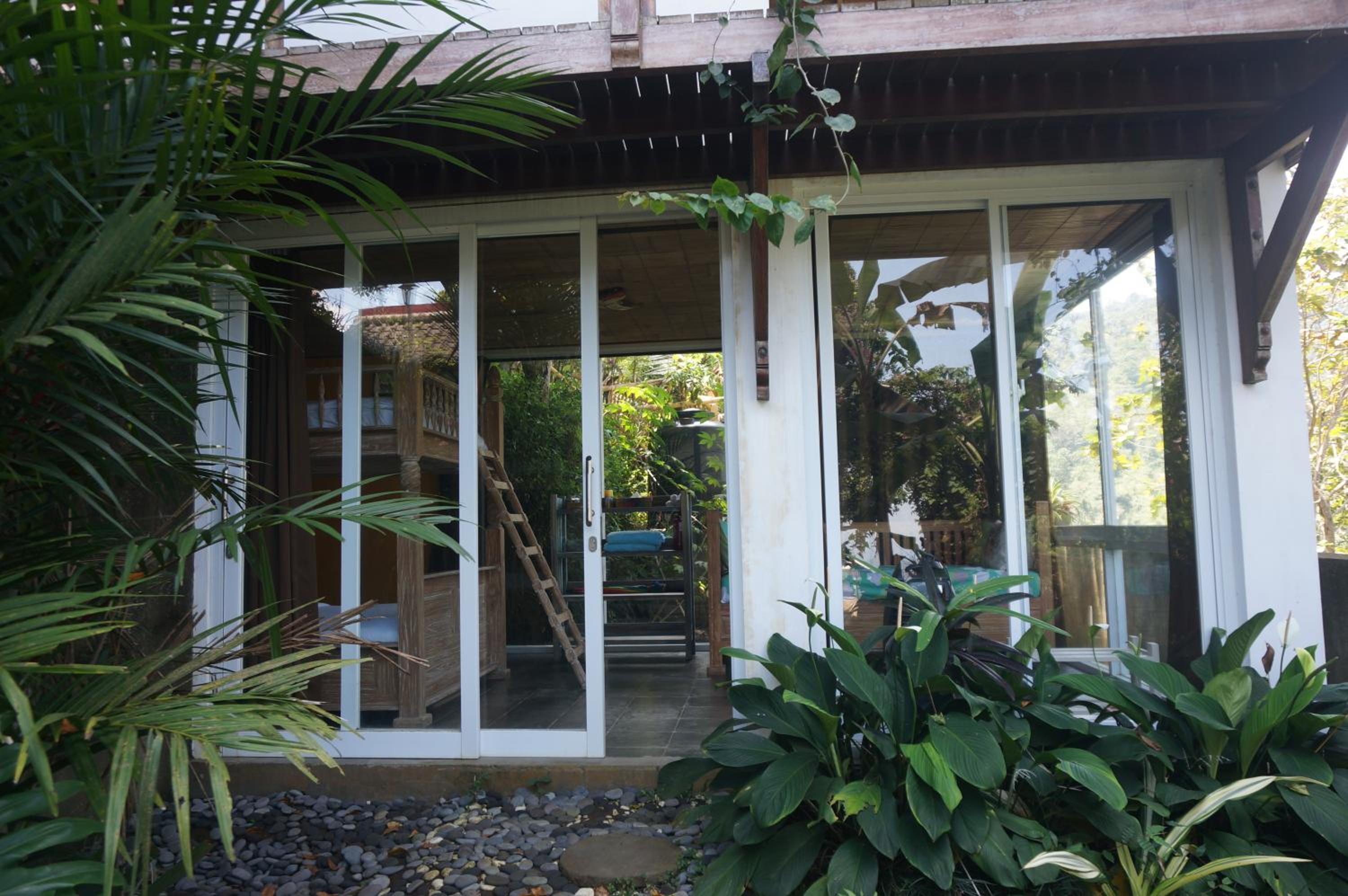 Family Room with Garden View - Photo 17