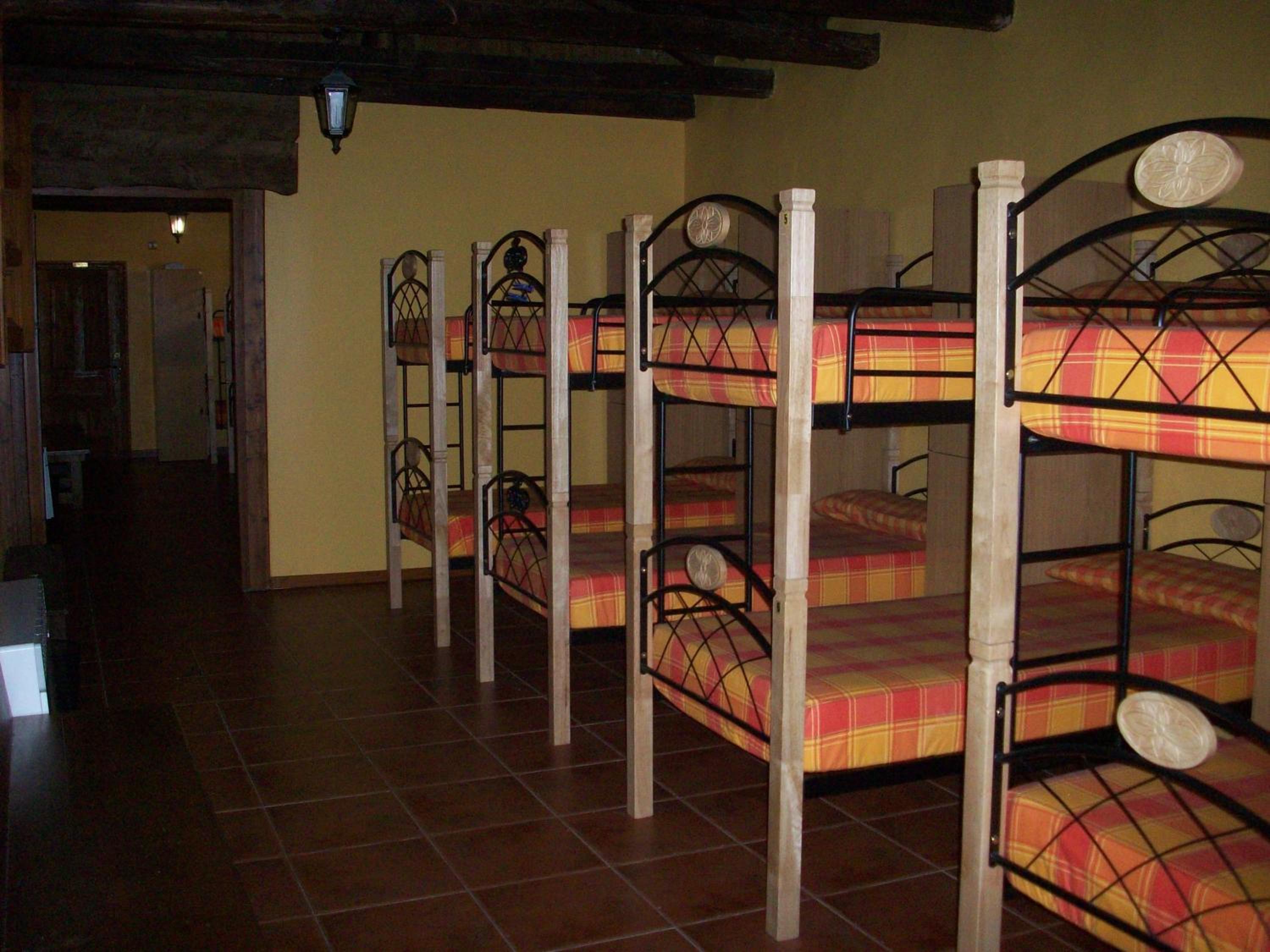 Bed in 10-Bed Mixed Dormitory Room photo 2