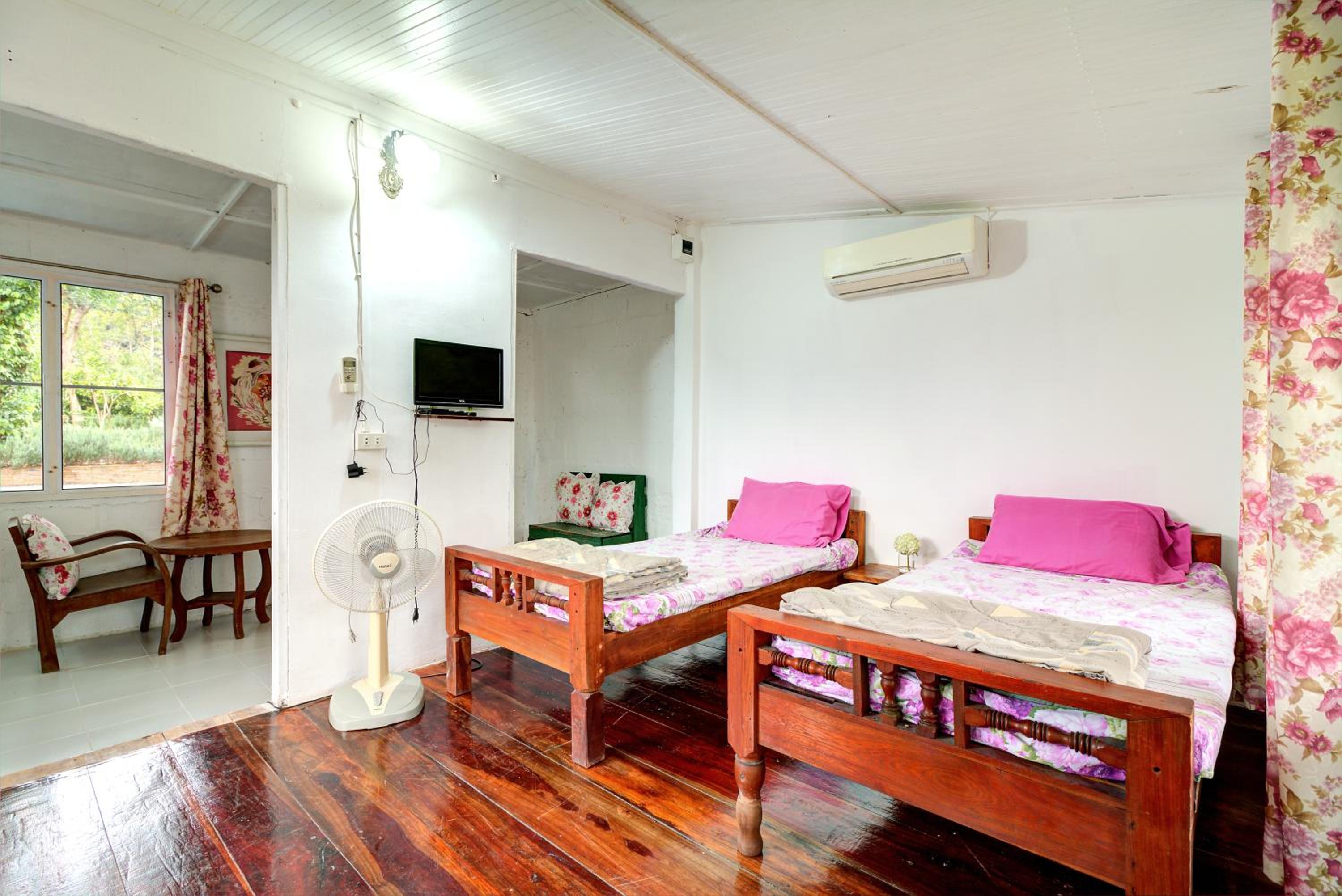 One-Bedroom House photo 3