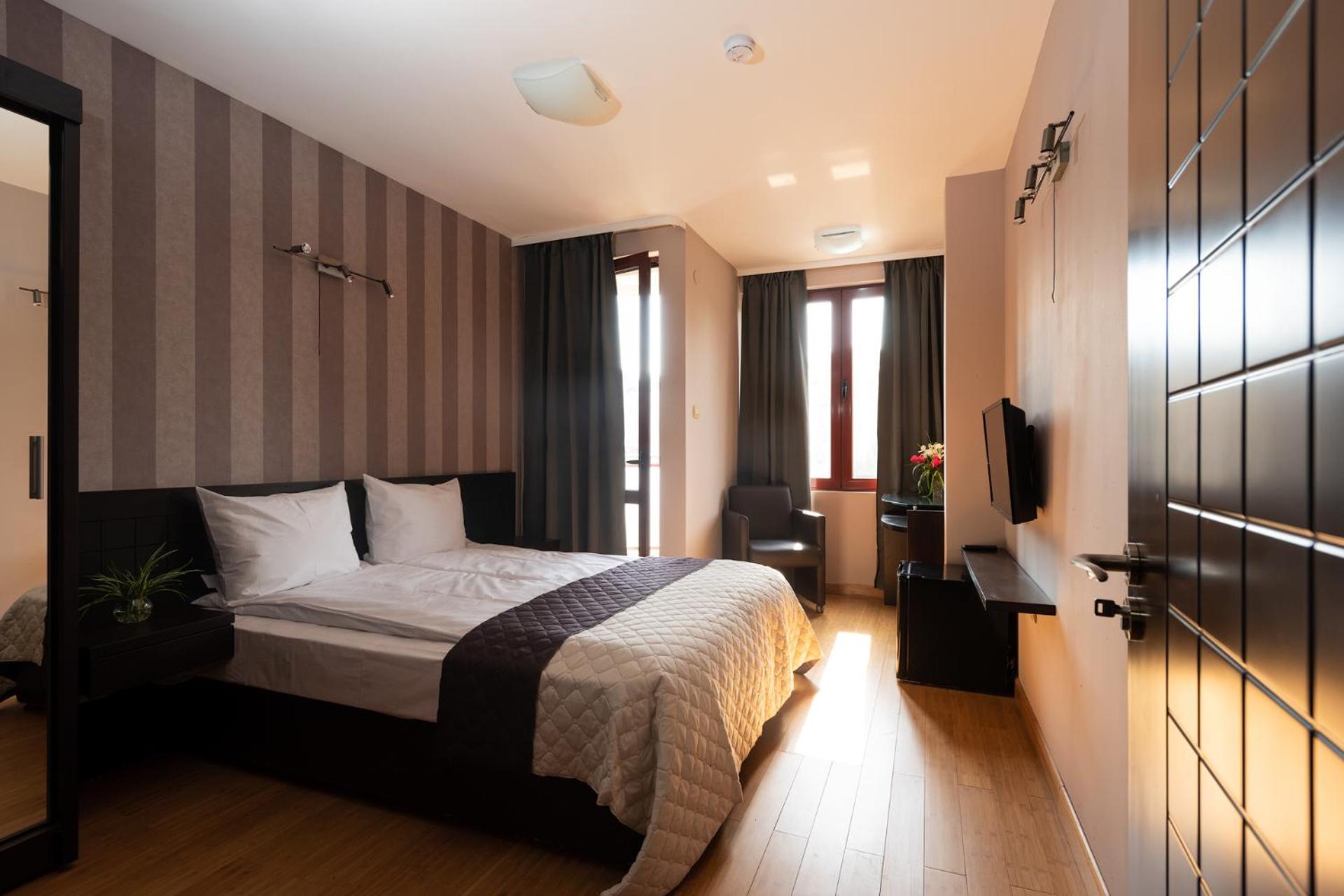 Deluxe Double Room - Photo 7