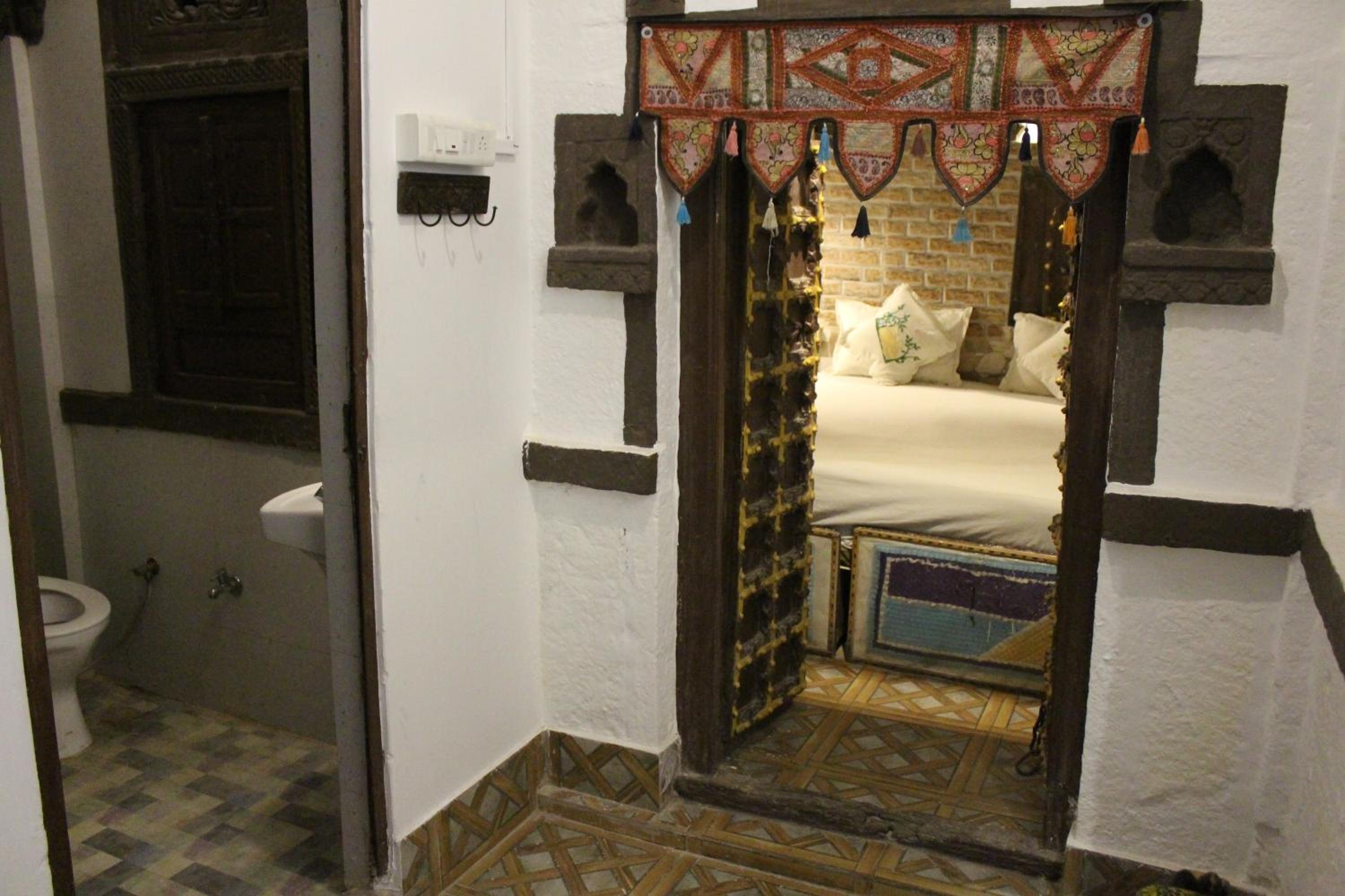 Single Room with Bathroom photo 1