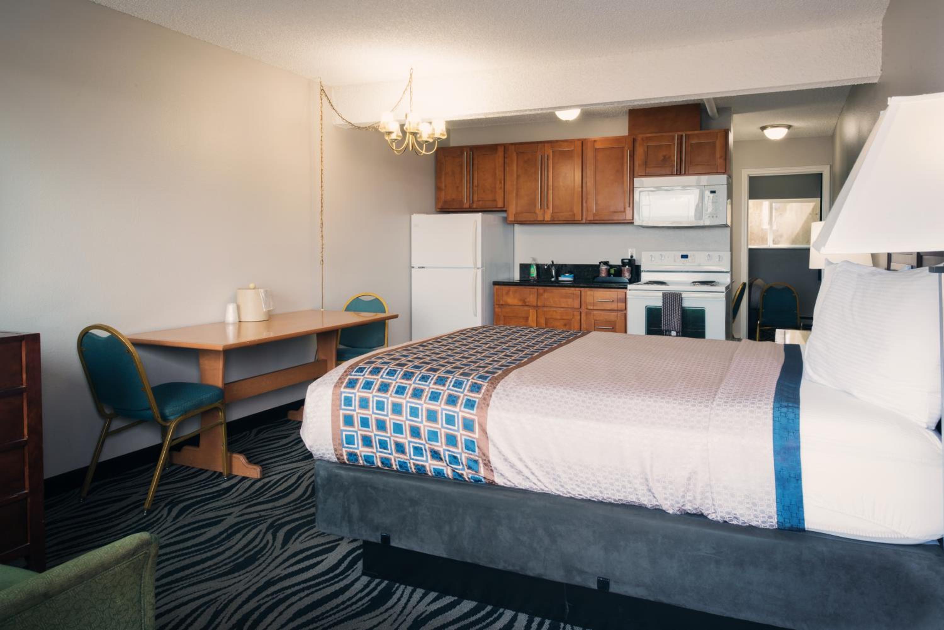 Queen Suite photo 1