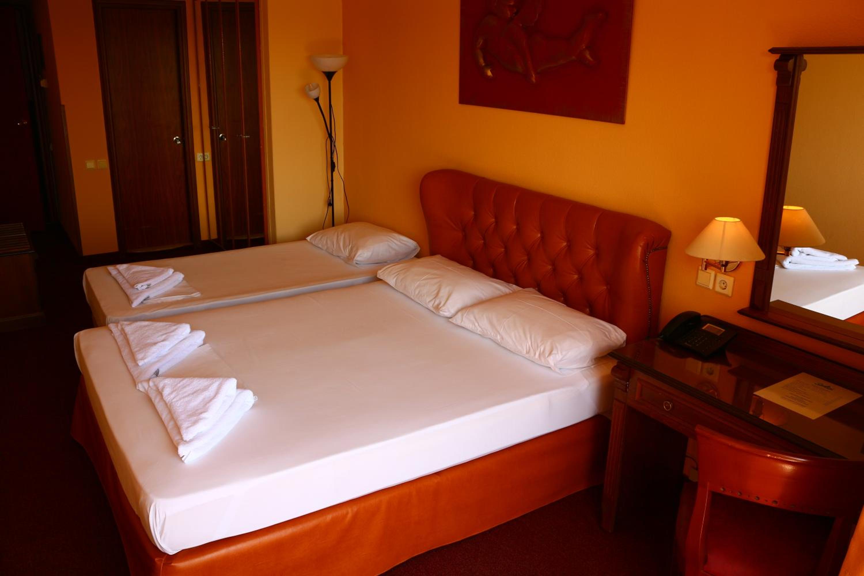 Standard Triple Room photo 2