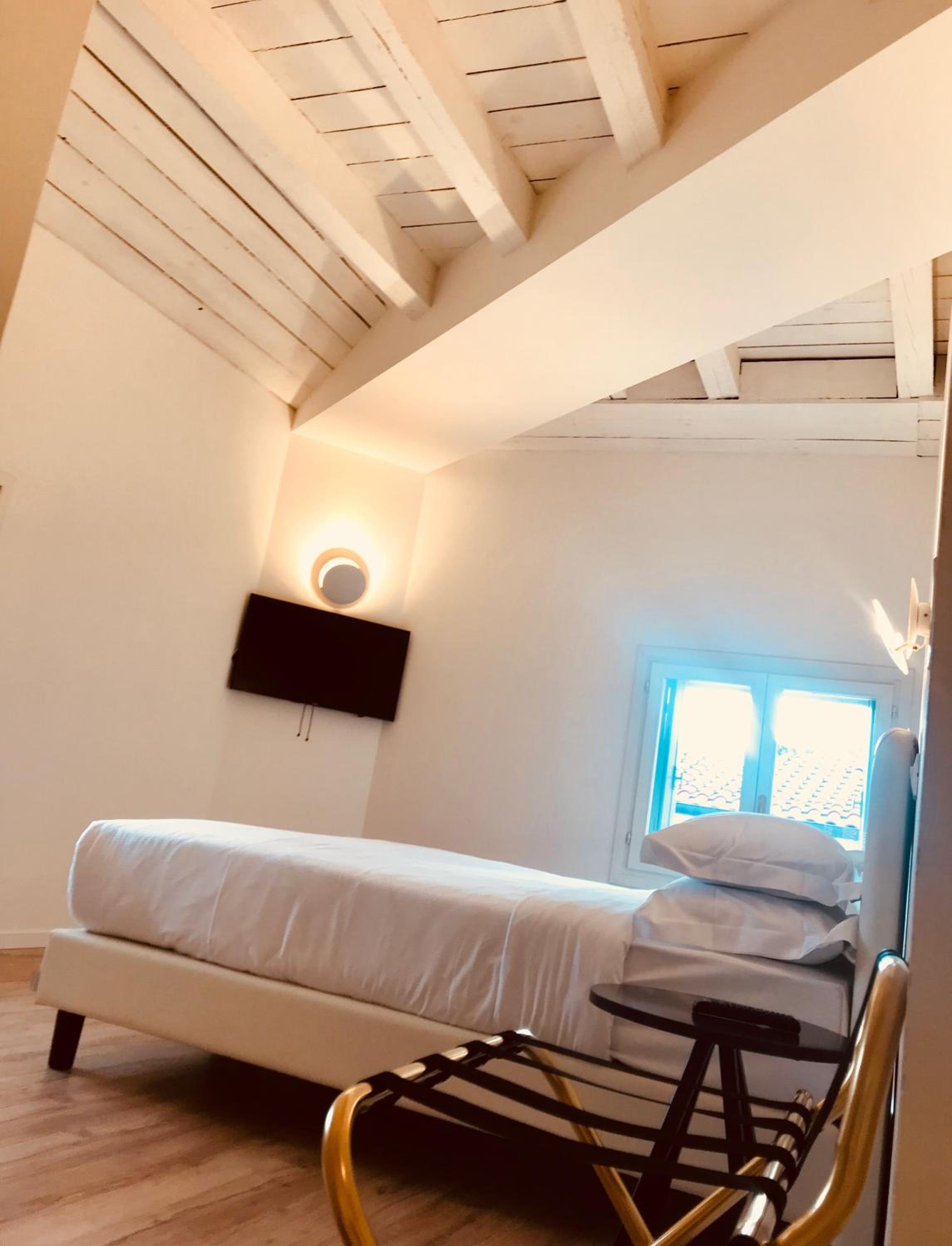 Deluxe Junior Suite with Spa Access - Photo 12
