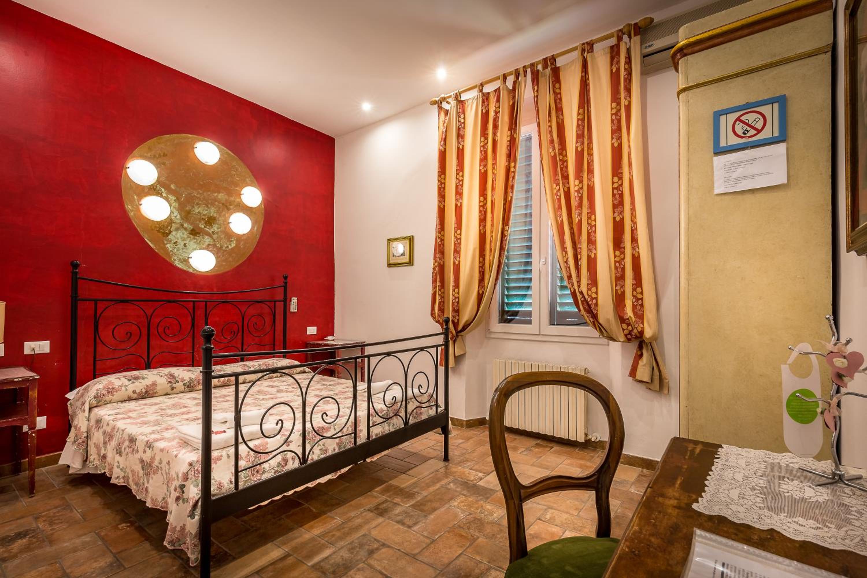 Standard Double or Twin Room photo 1