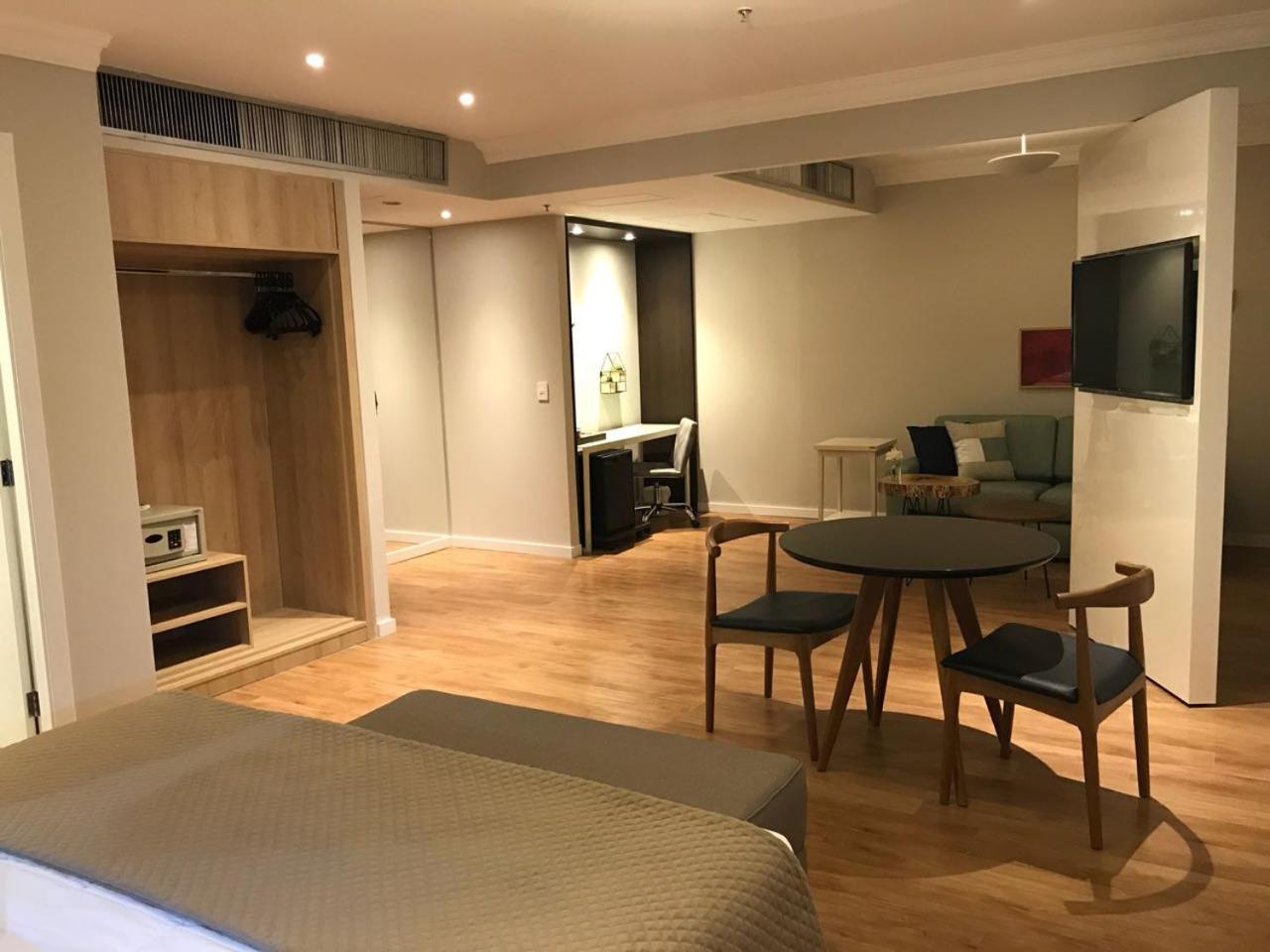 Premium Suite