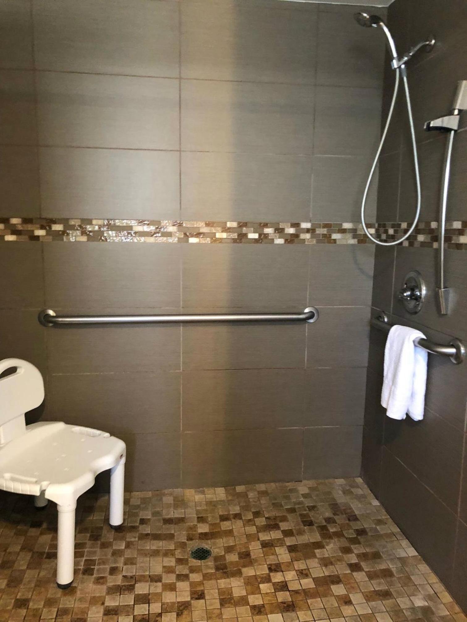 King Room - Disability Access photo 2