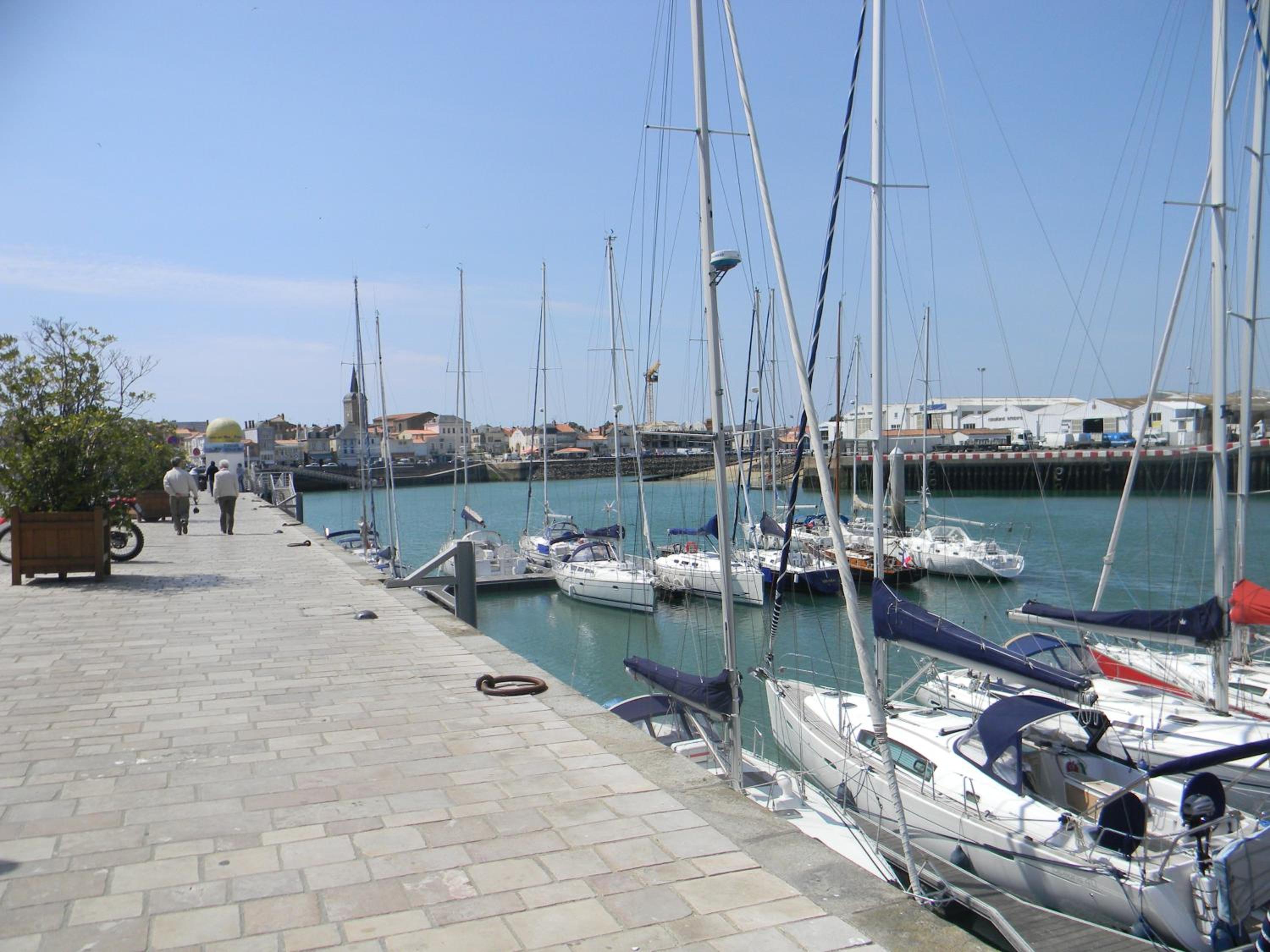 Double Room with Harbor View - Photo 3