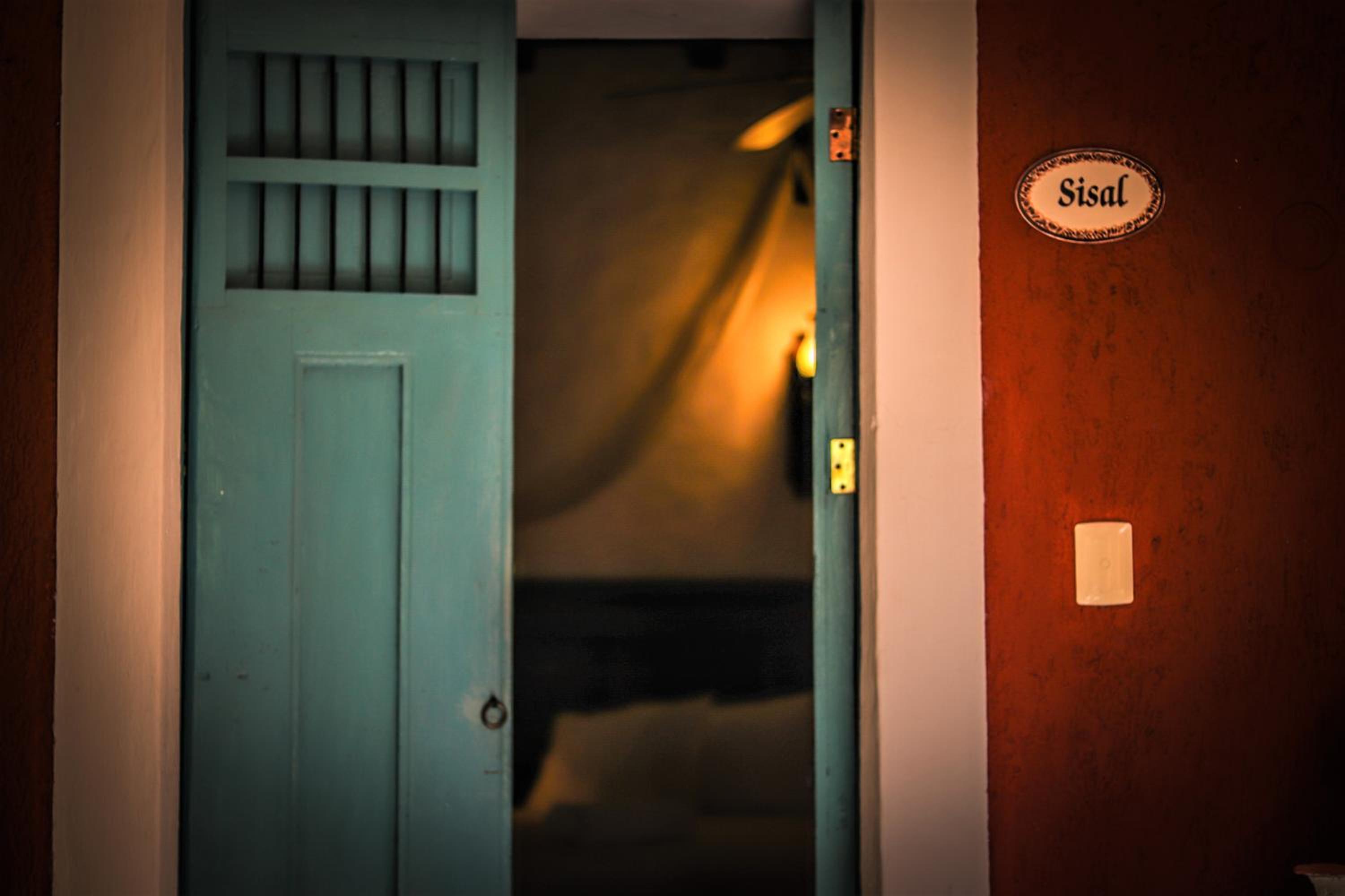 Deluxe Honeymoon Suite photo 2