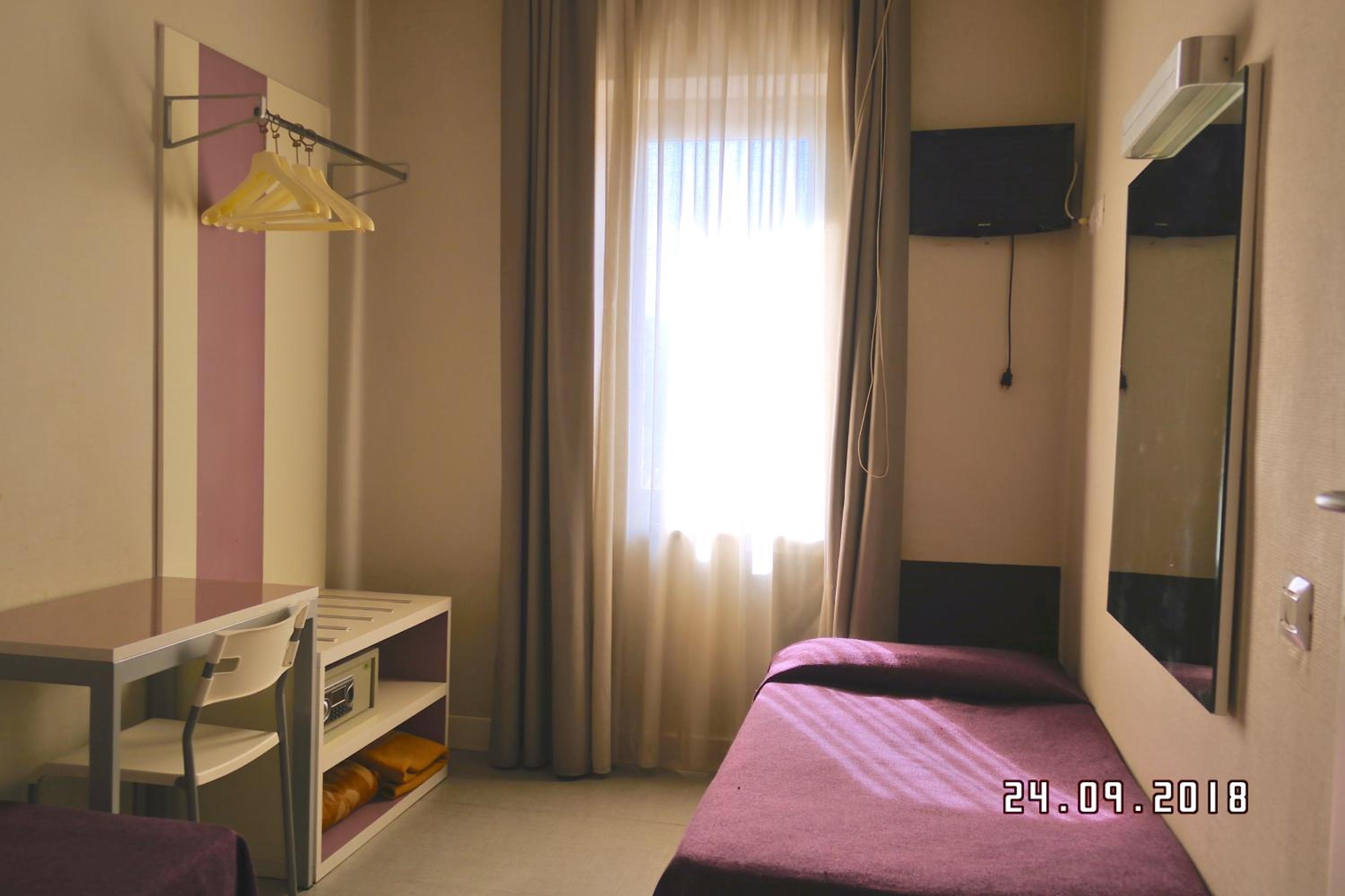 Double or Twin Room photo 2
