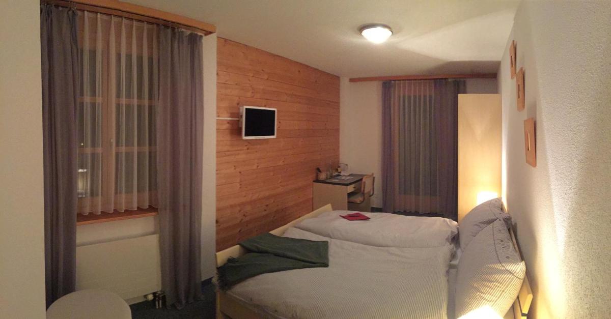 Twin Room with Balcony (mountain view) photo 2