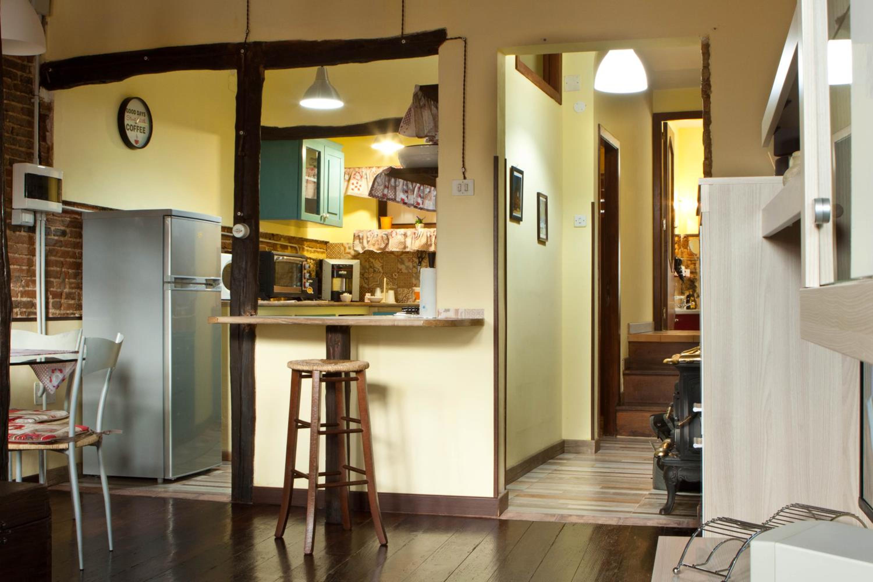 Apartment photo 2