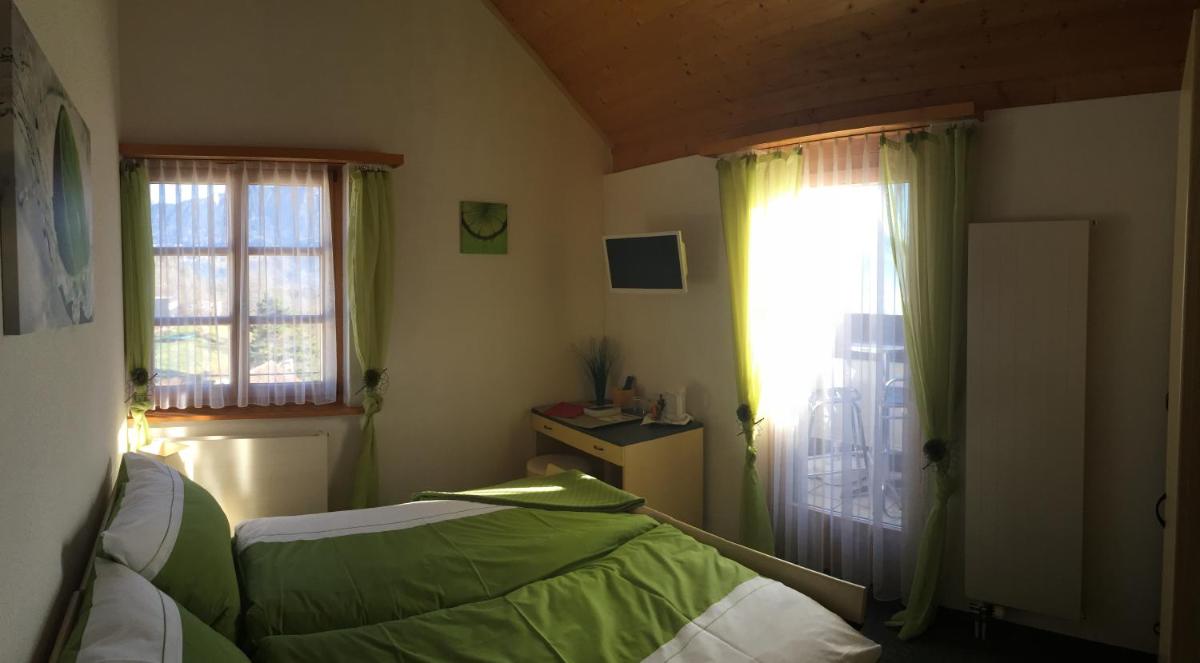 Twin Room with Balcony (lime) photo 1