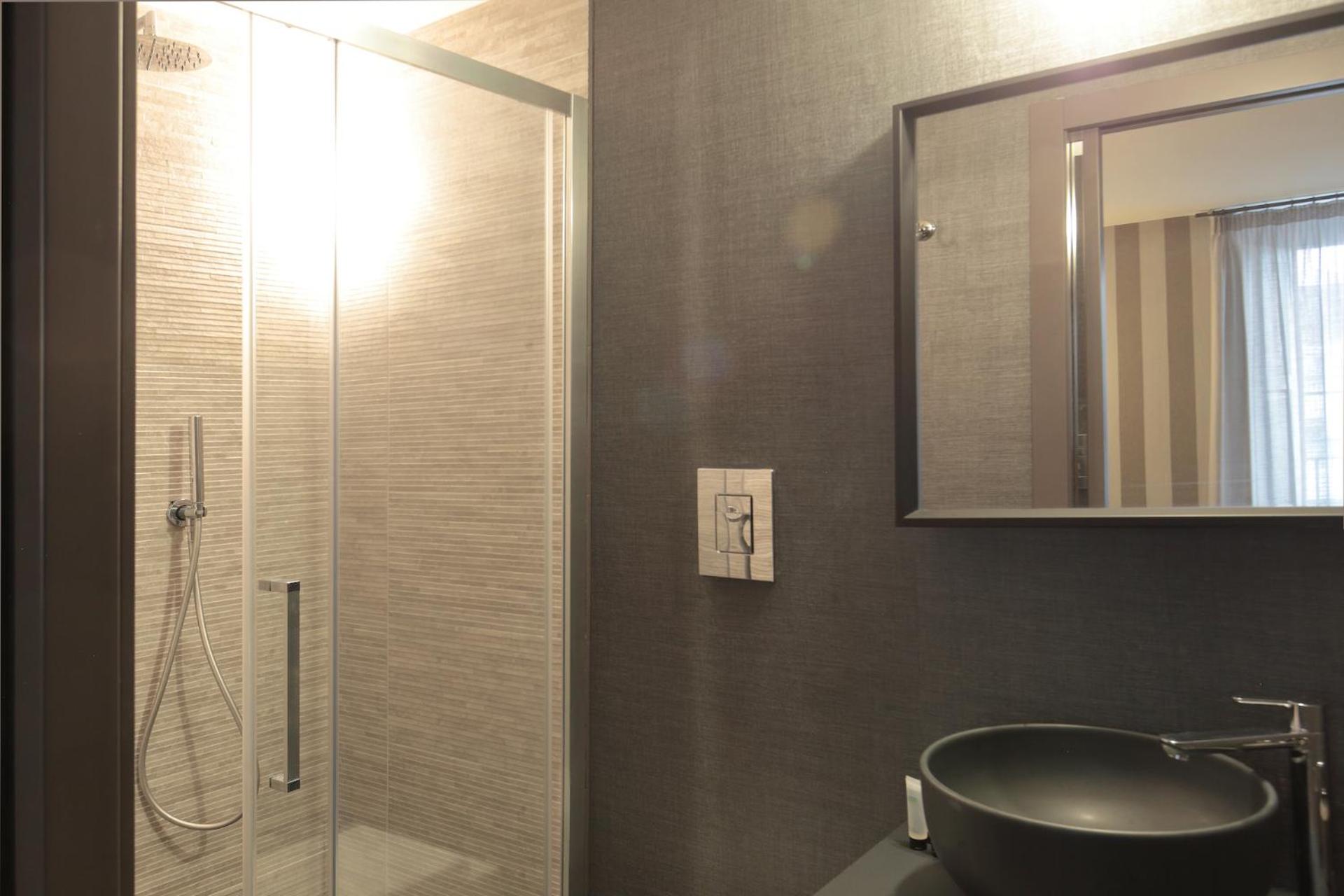 Double Room - Photo 12