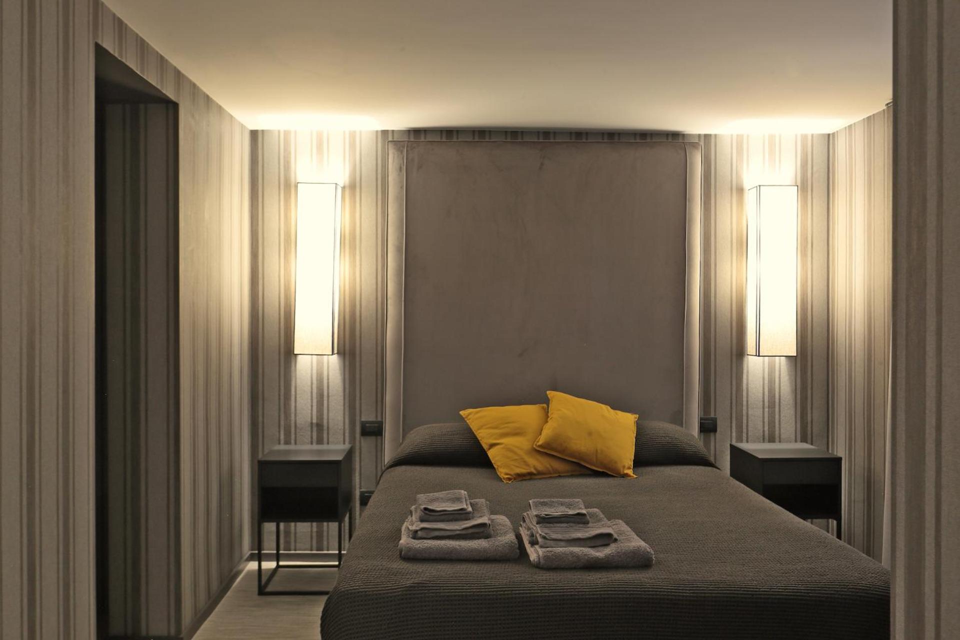 Double Room - Photo 18