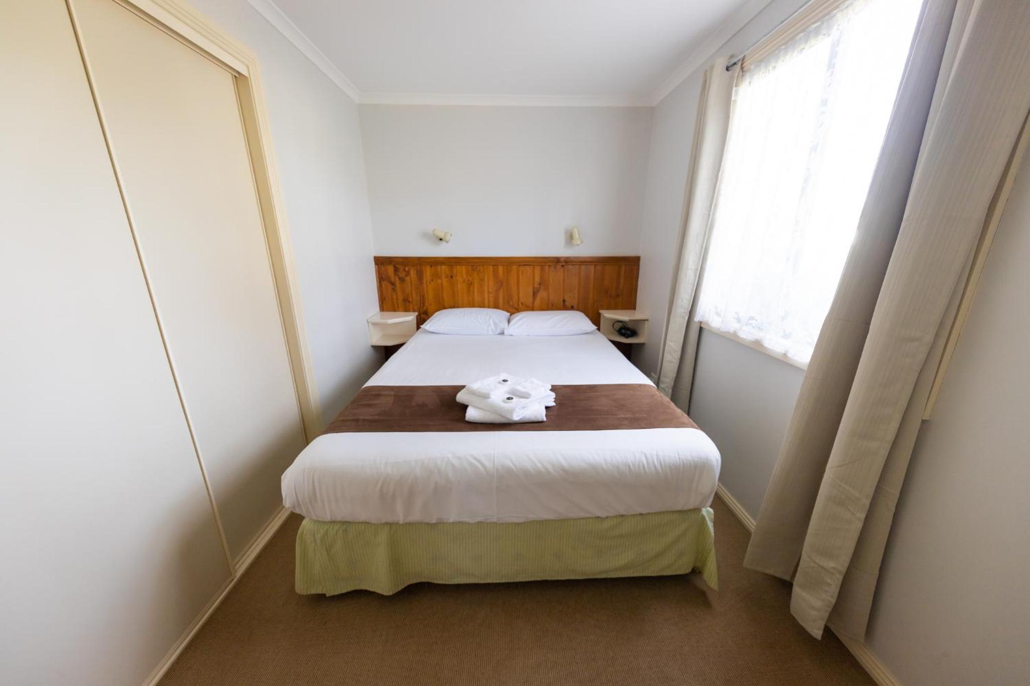 Family Cabin with Spa Bath photo 1