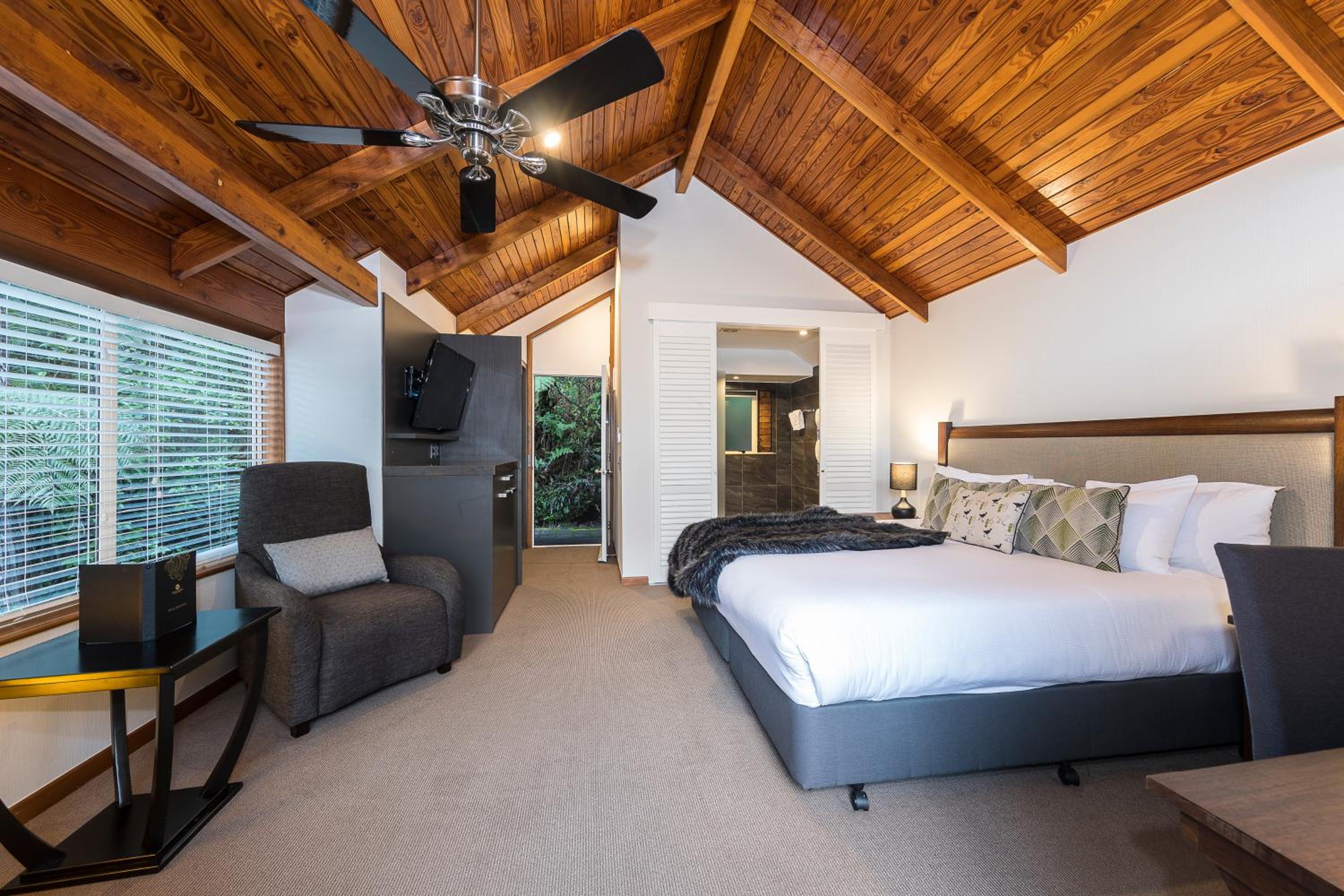 Standard King Room - Photo 1