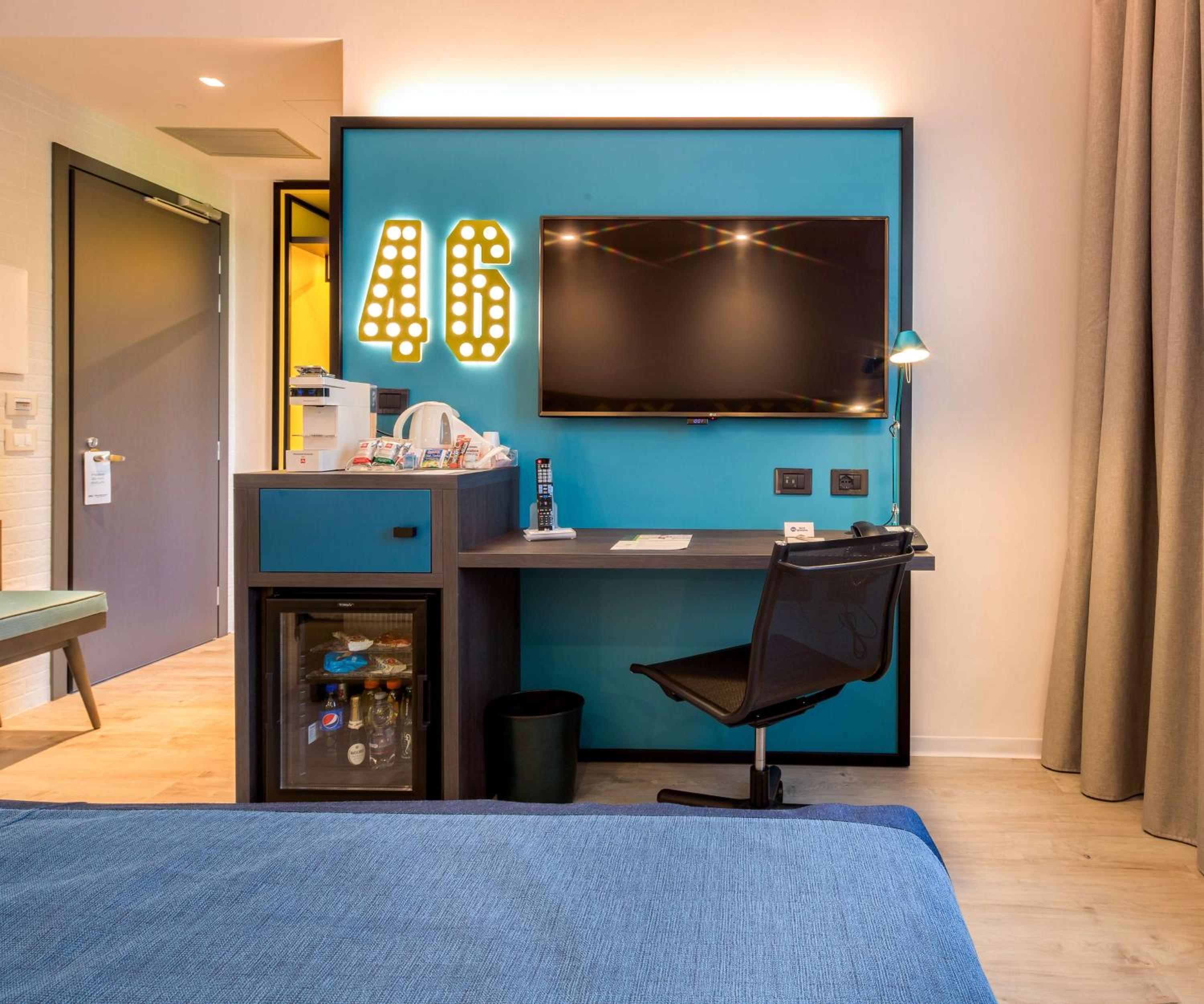 Deluxe King Room photo 2