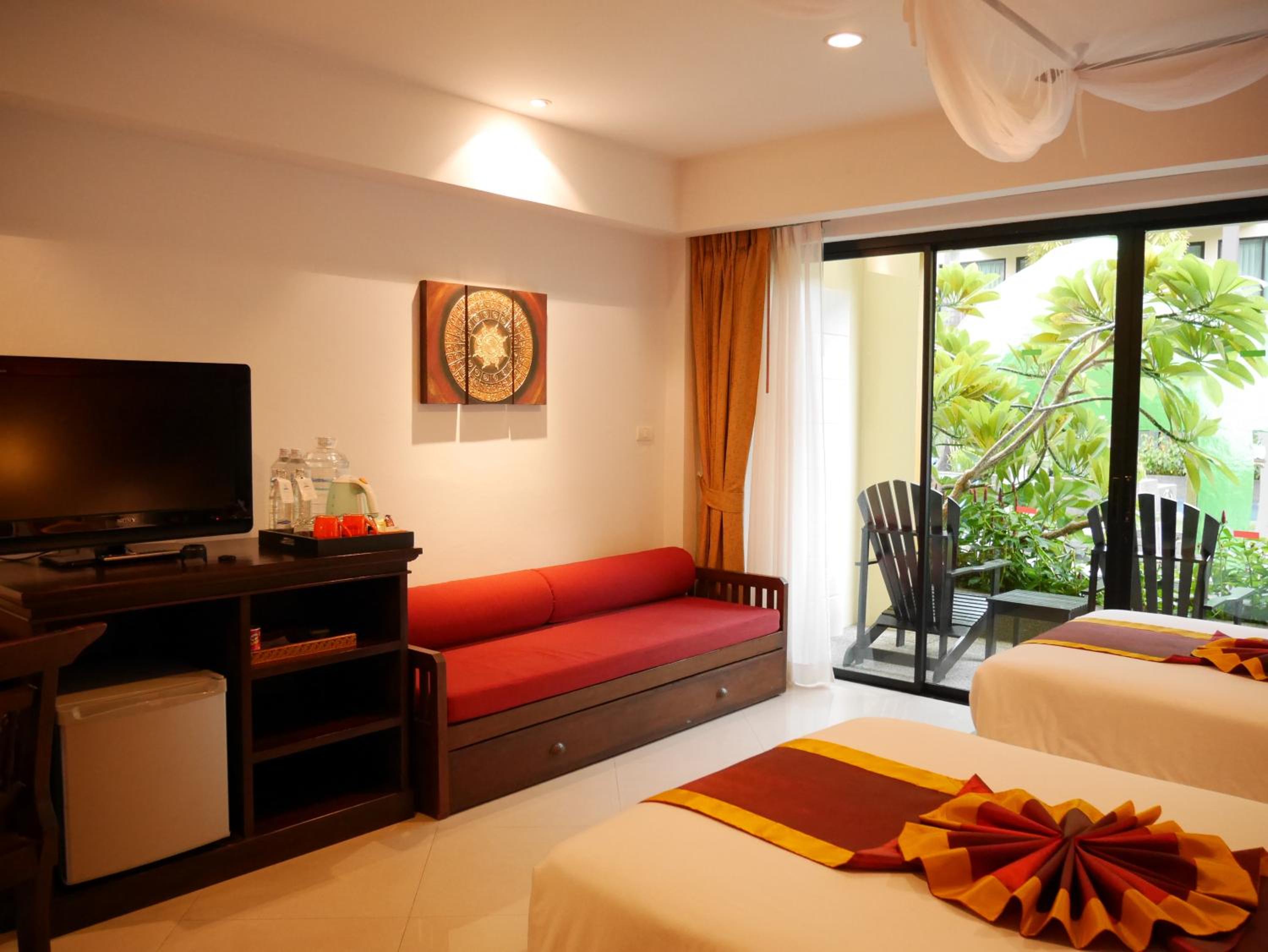 Deluxe Double or Twin Room with Pool Access - Photo 7