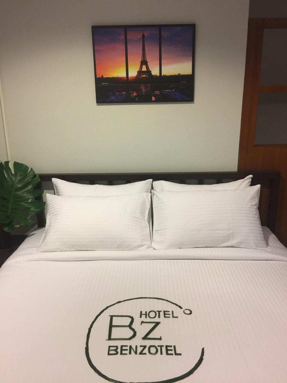 Deluxe Double Room with Balcony photo 2
