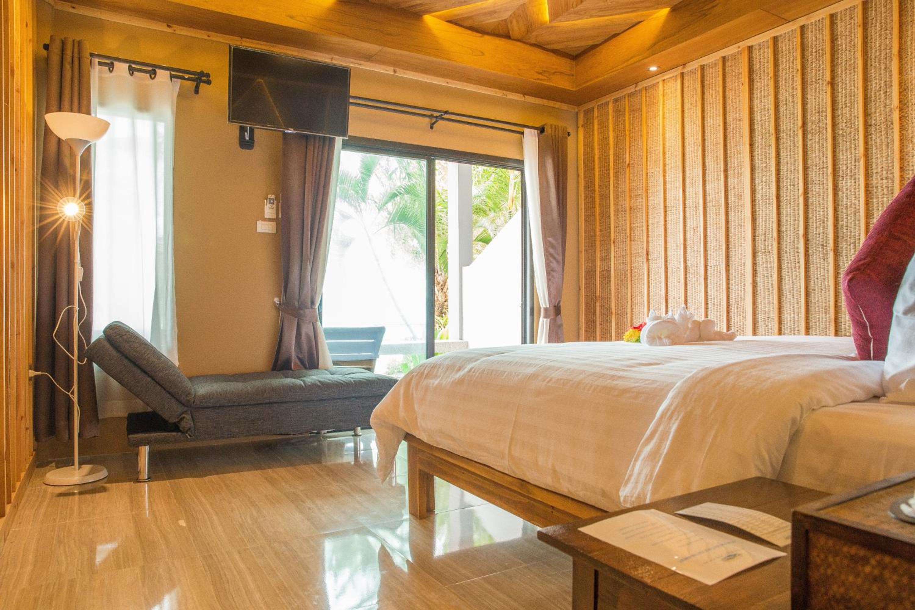 Deluxe Beach Front Villa - Photo 1