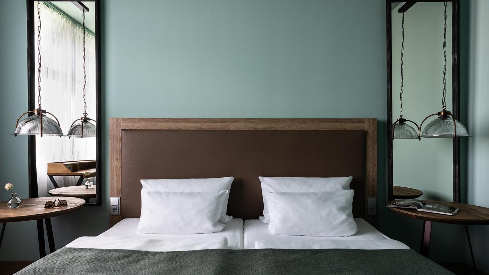 Standard Double Room - Photo 13