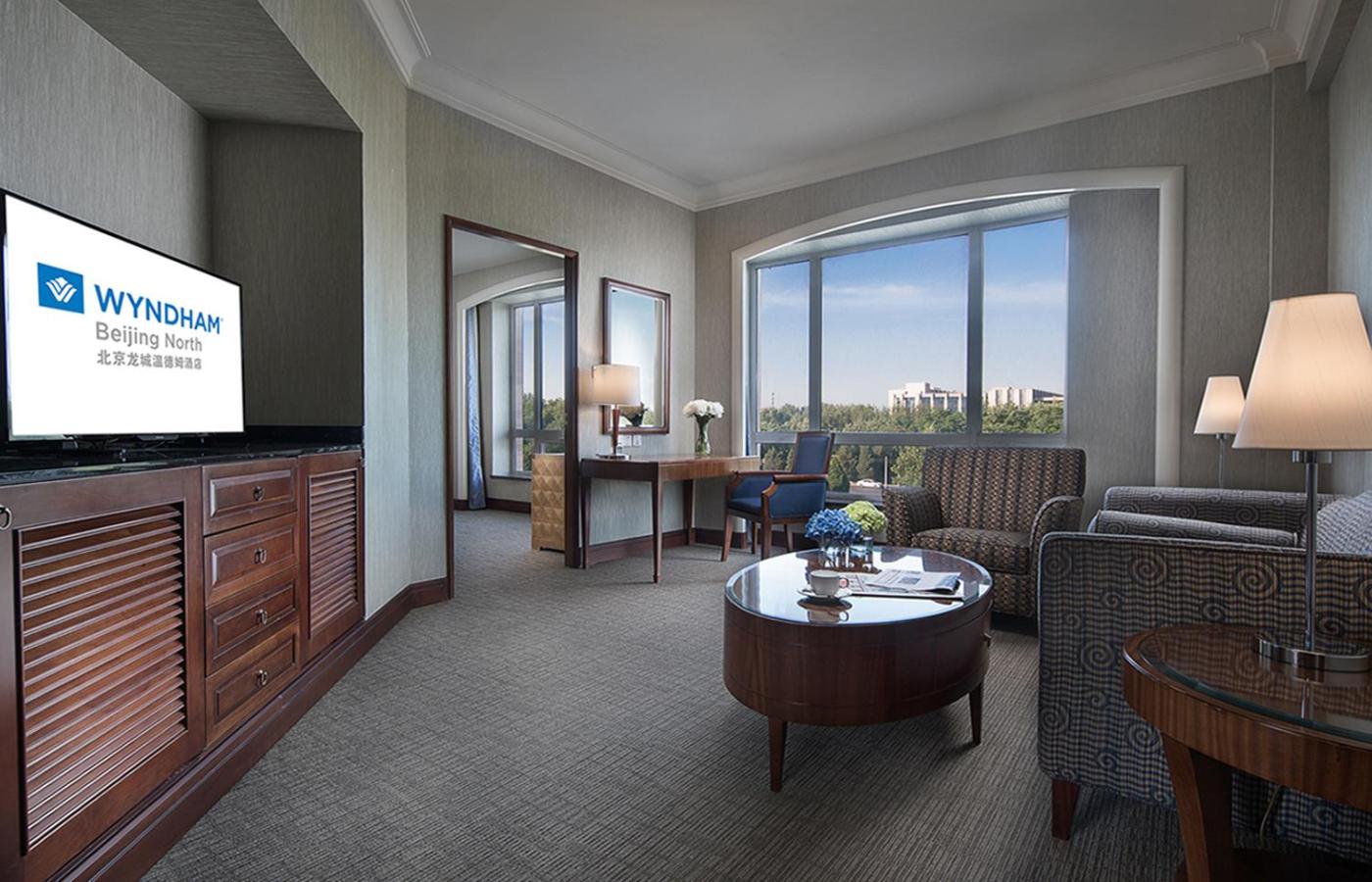Superior King Business Room - Non-Smoking - Photo 3