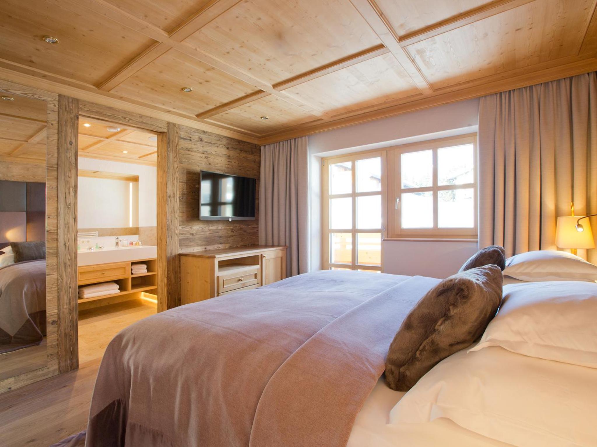 Superior Suite with Sauna photo 3