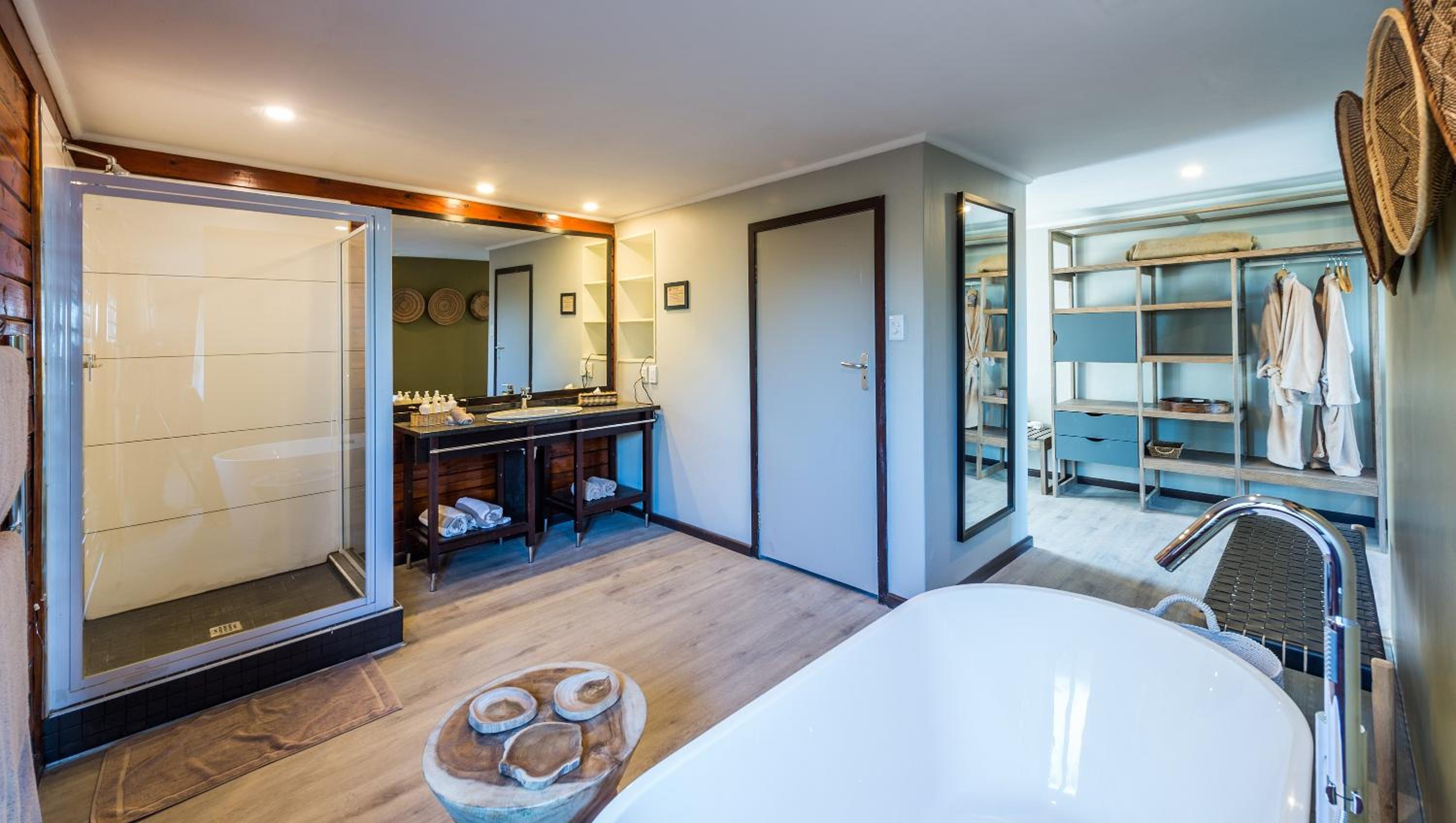 Luxury Suite photo 2