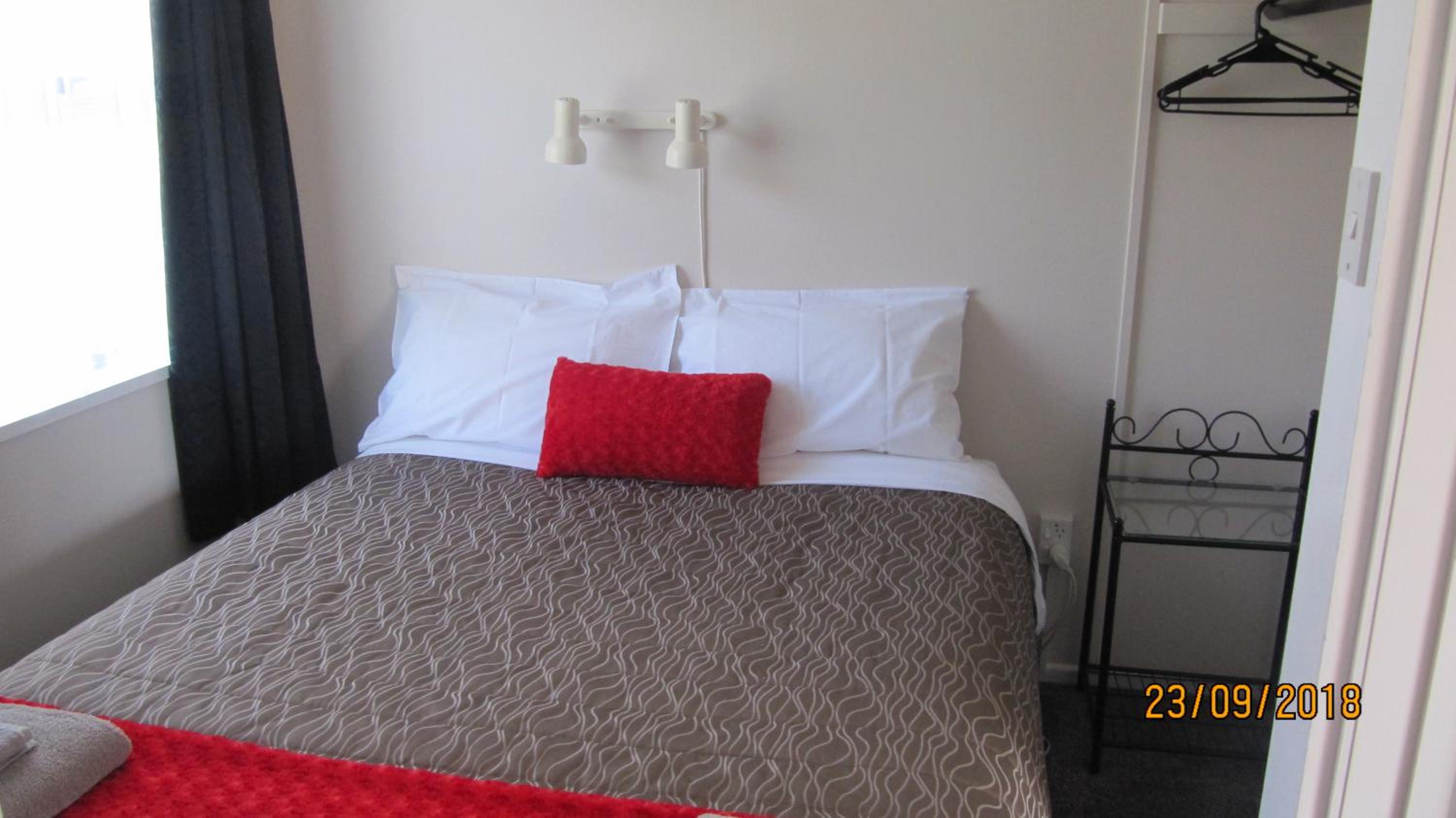 One-Bedroom Apartment - Photo 1