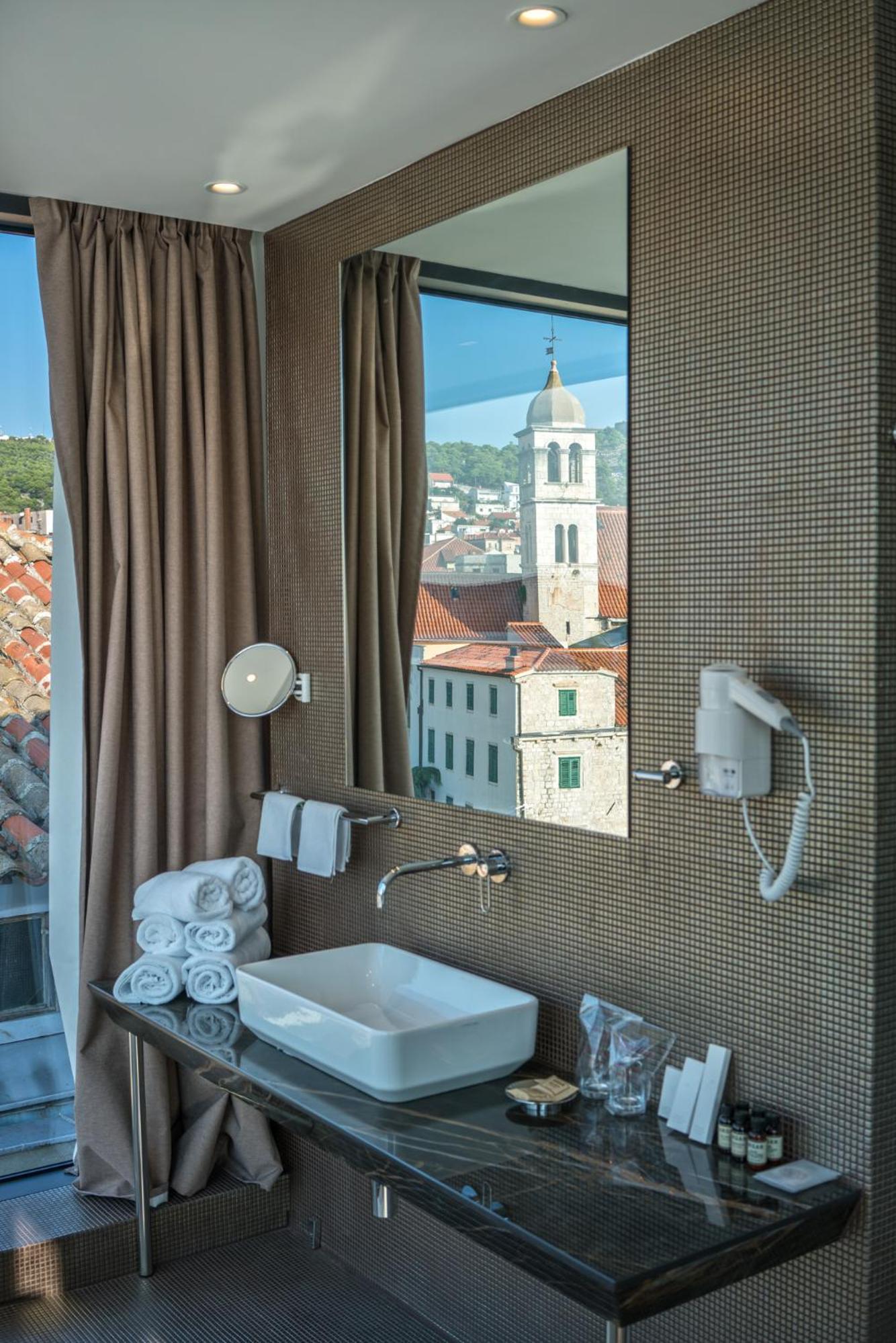 Presidential Suite thumbnail 6