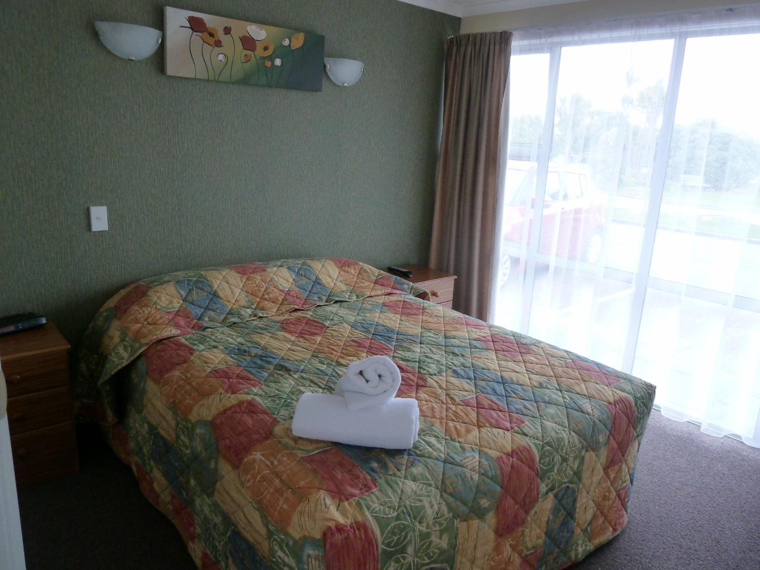 One-Bedroom Apartment (3 Adults) photo 2