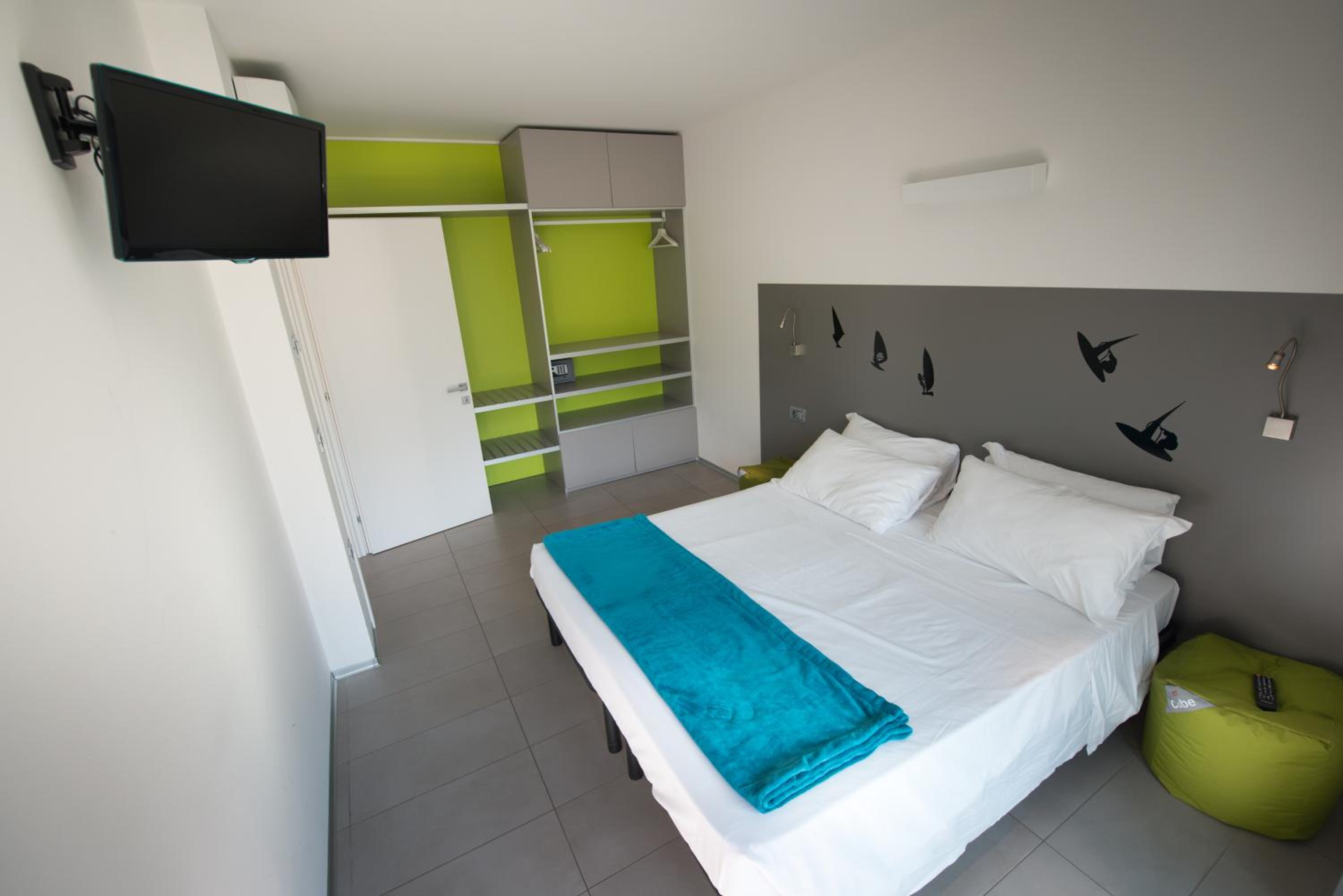 Comfort Apartment with Lake View - Photo 9