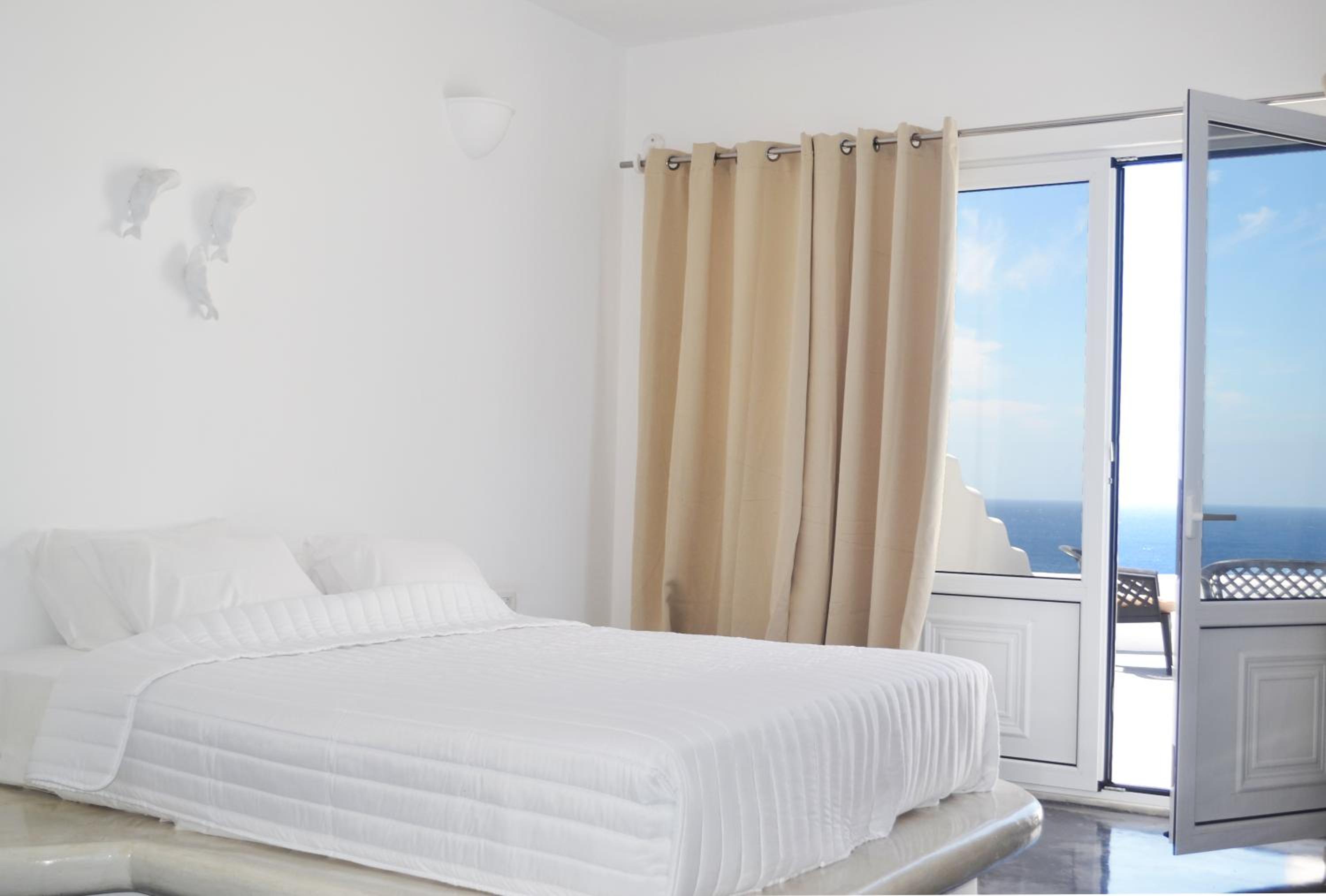Divine Suite Outdoor Bath Tub with Sea & Sunset View
