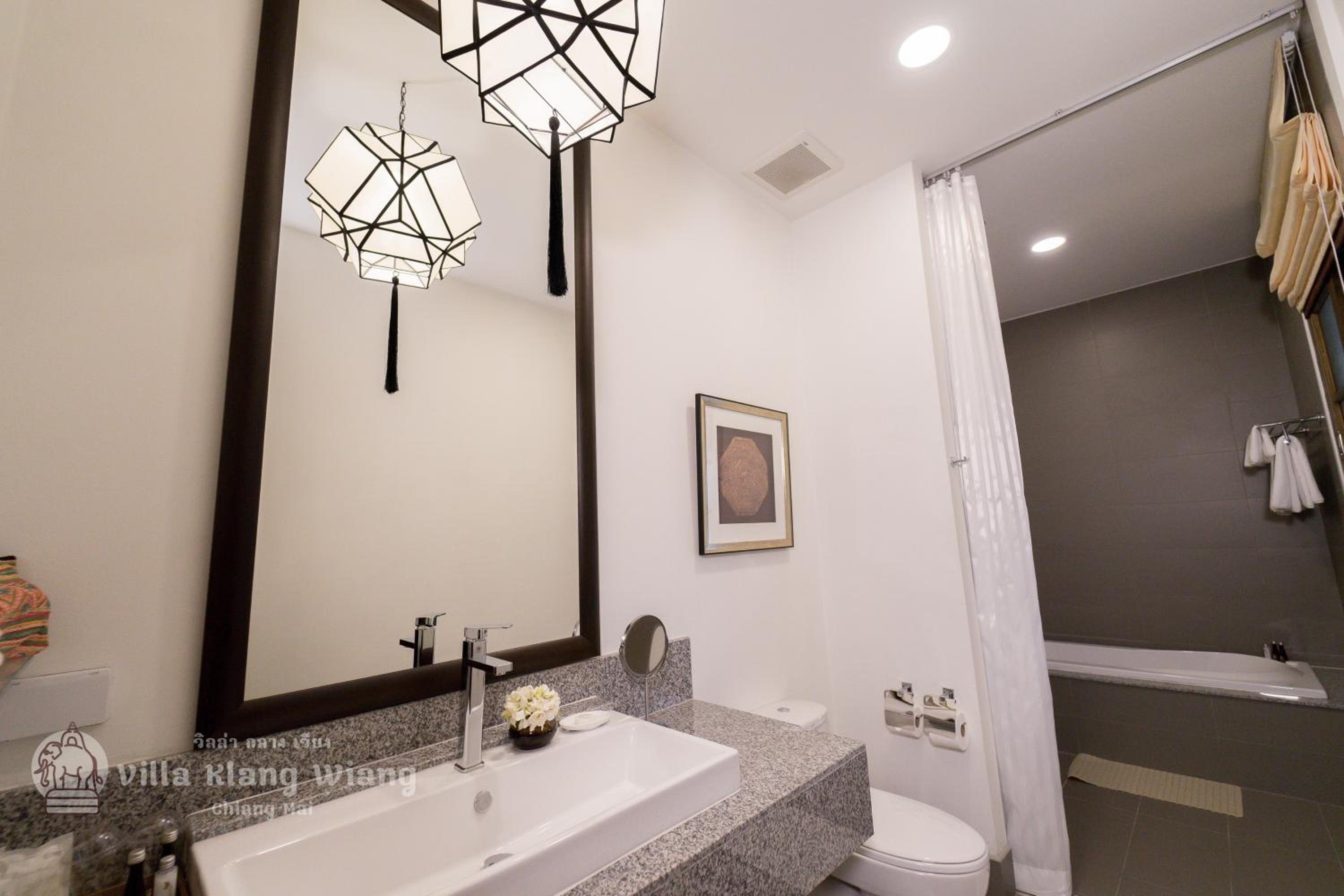 Superior King Room - Photo 3