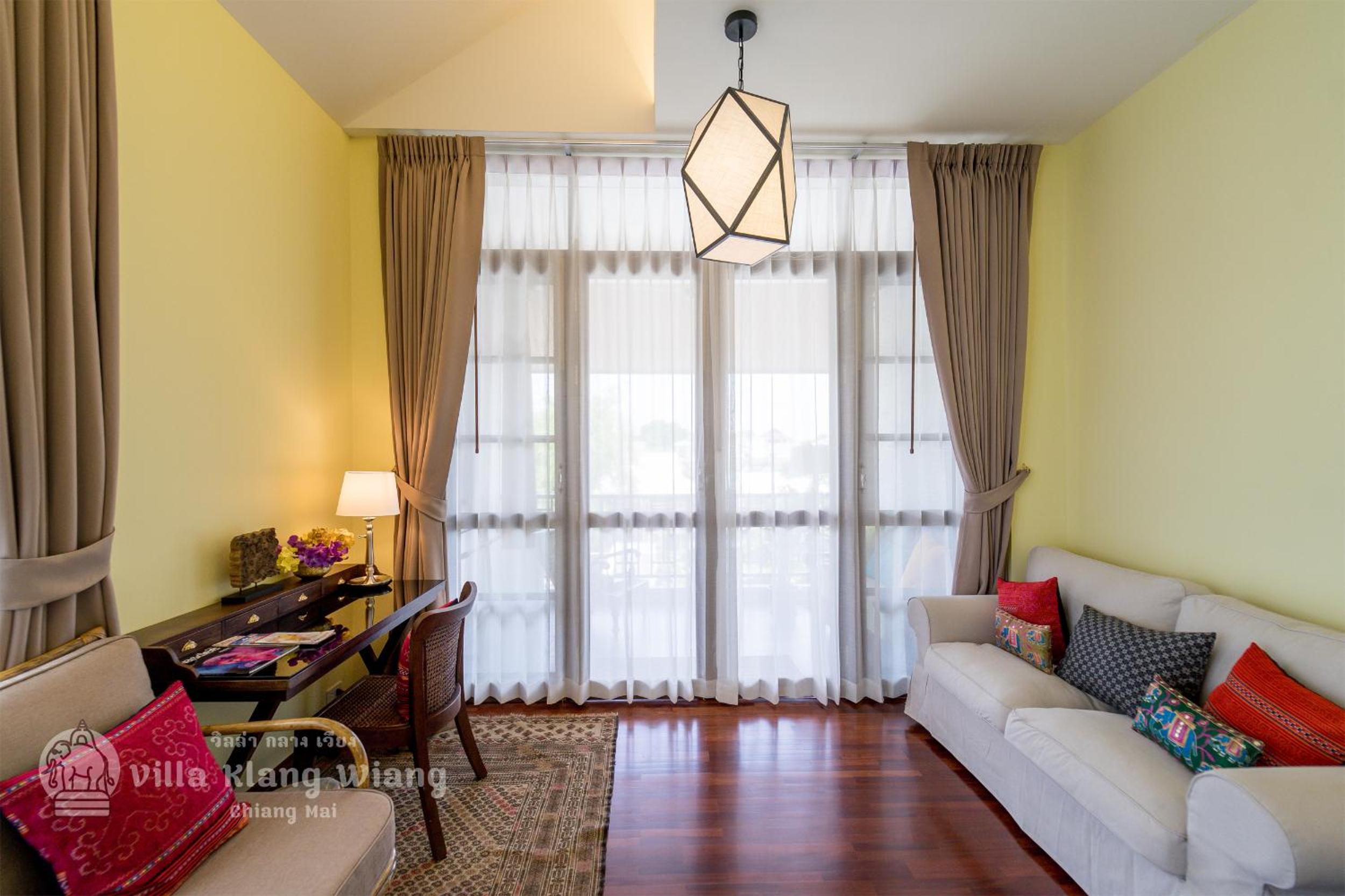 Deluxe King Room - Photo 2