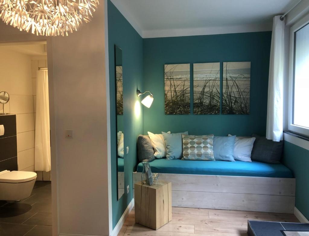 Family Room photo 2