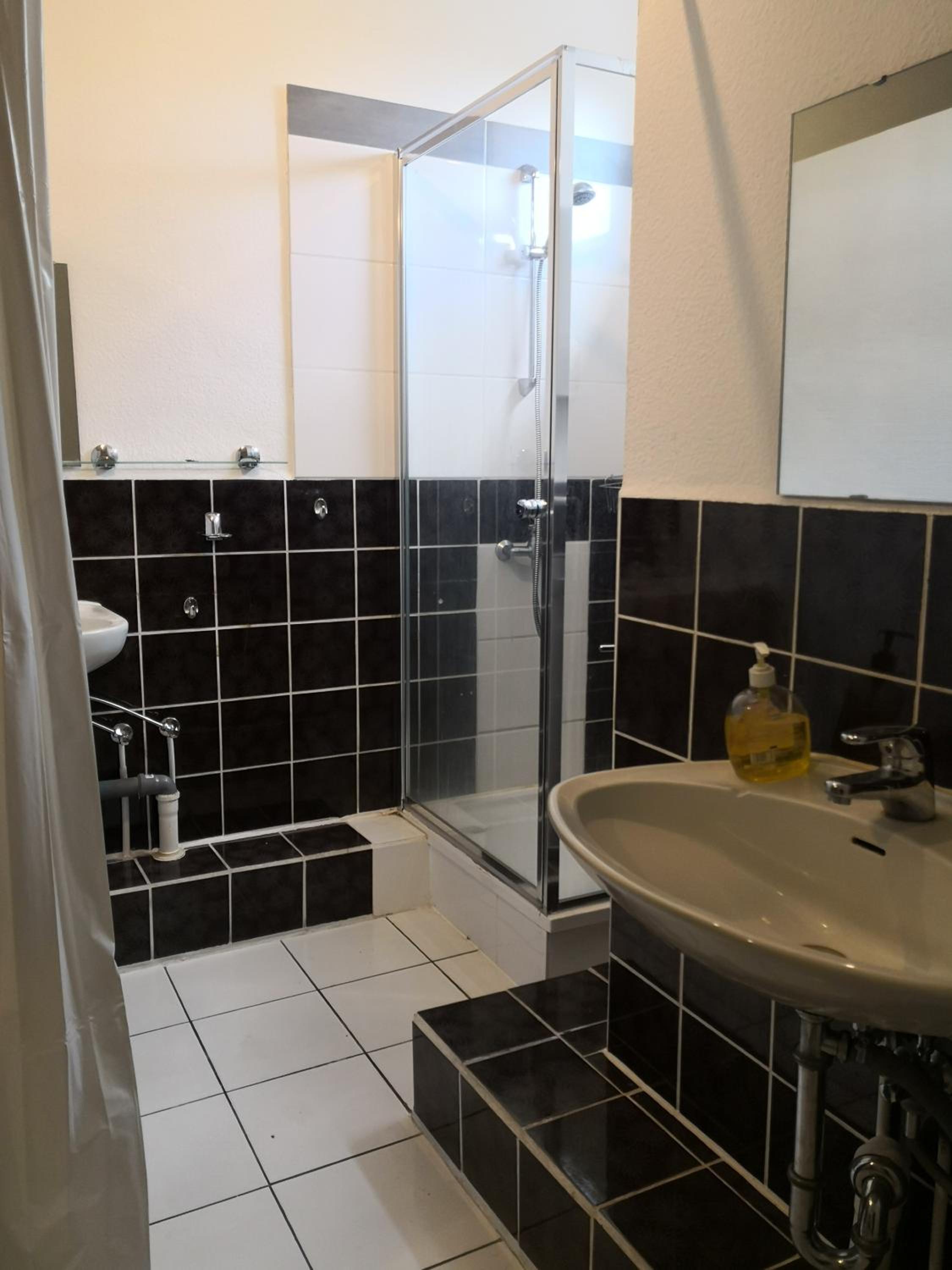 Room for Fitters No. 2 photo 2