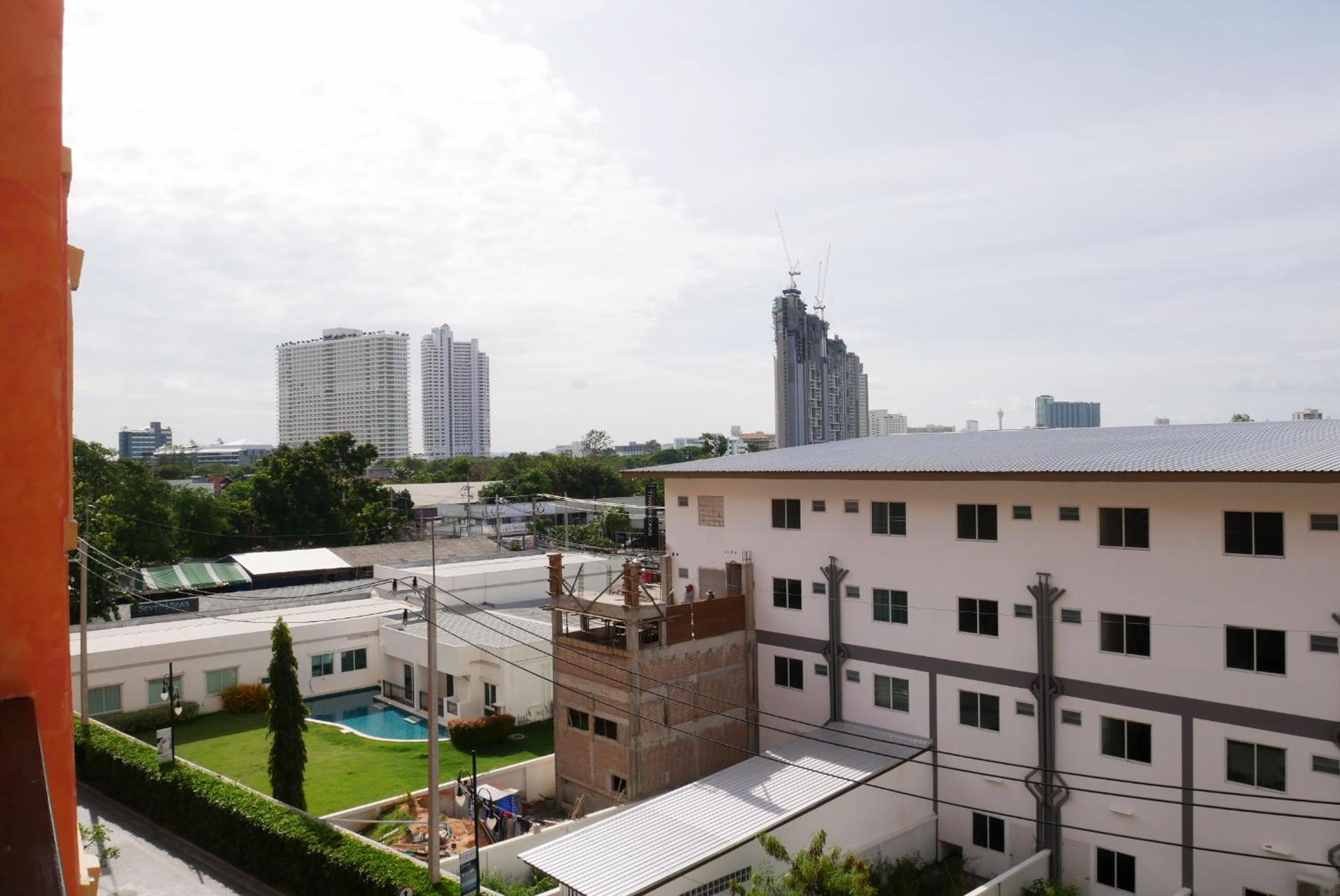 Apartment with Garden View - Photo 2
