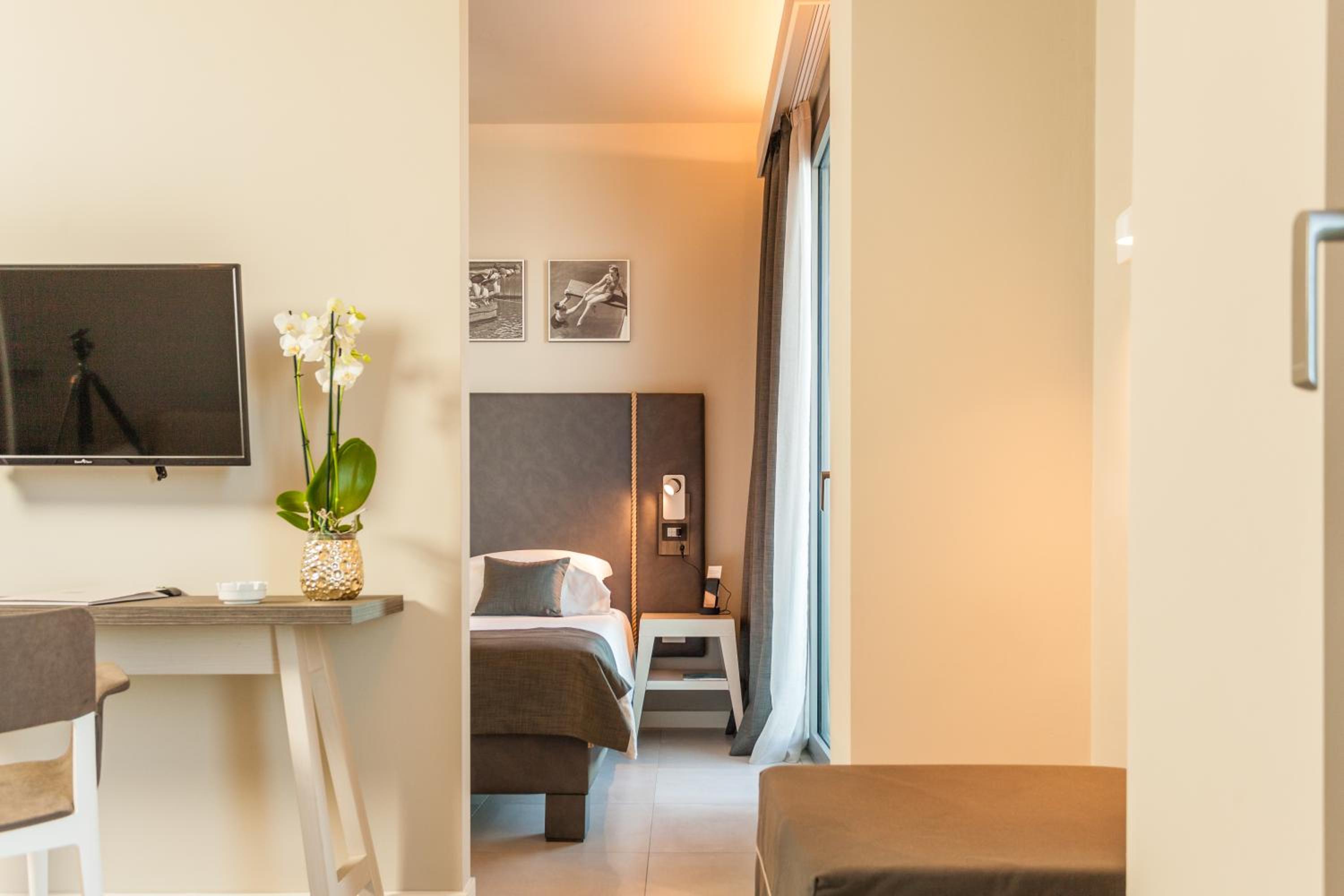 Junior Suite with Sea View - Photo 7