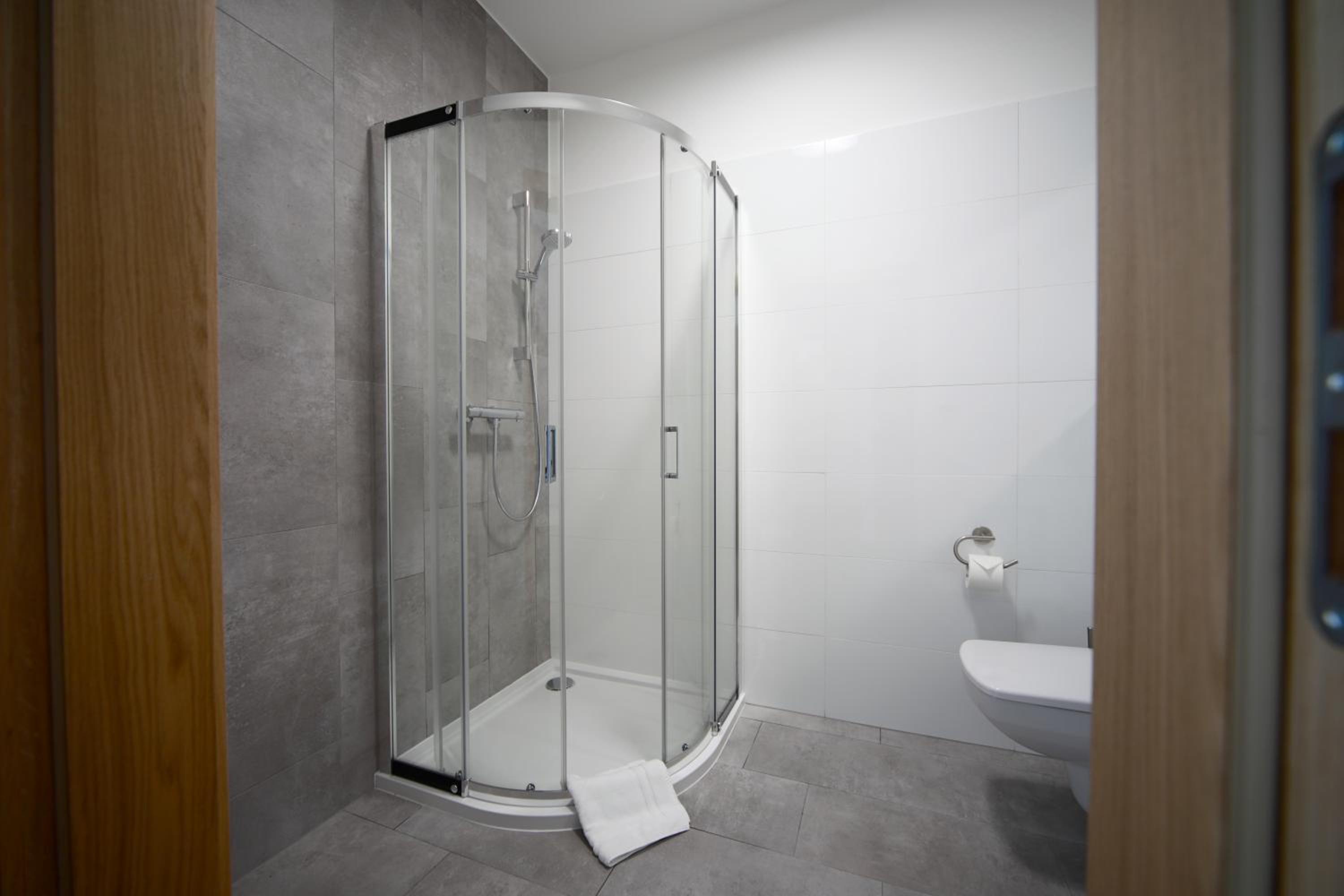 Double or Twin Room - Photo 5