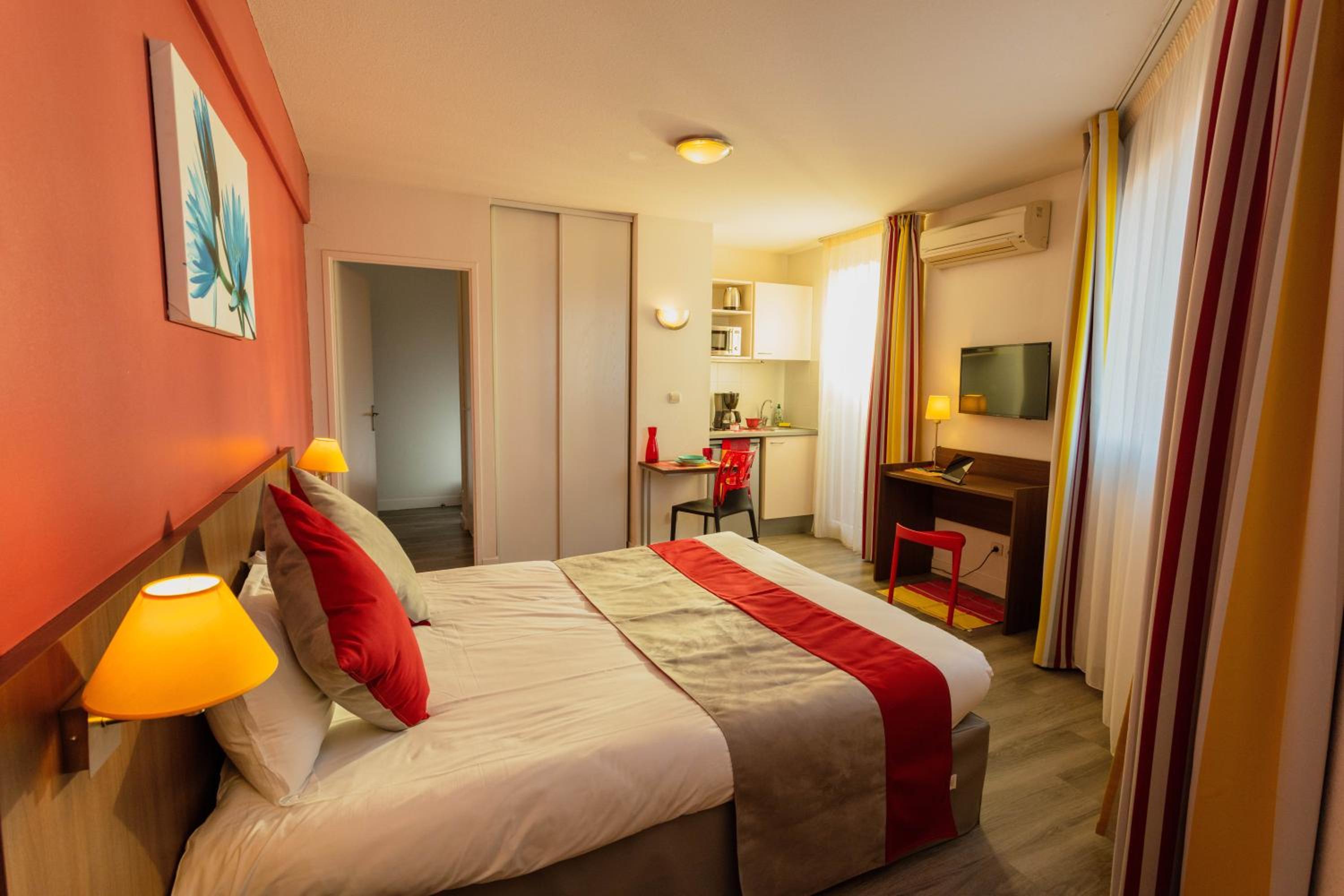 Comfort Studio Double with Balcony - Photo 12