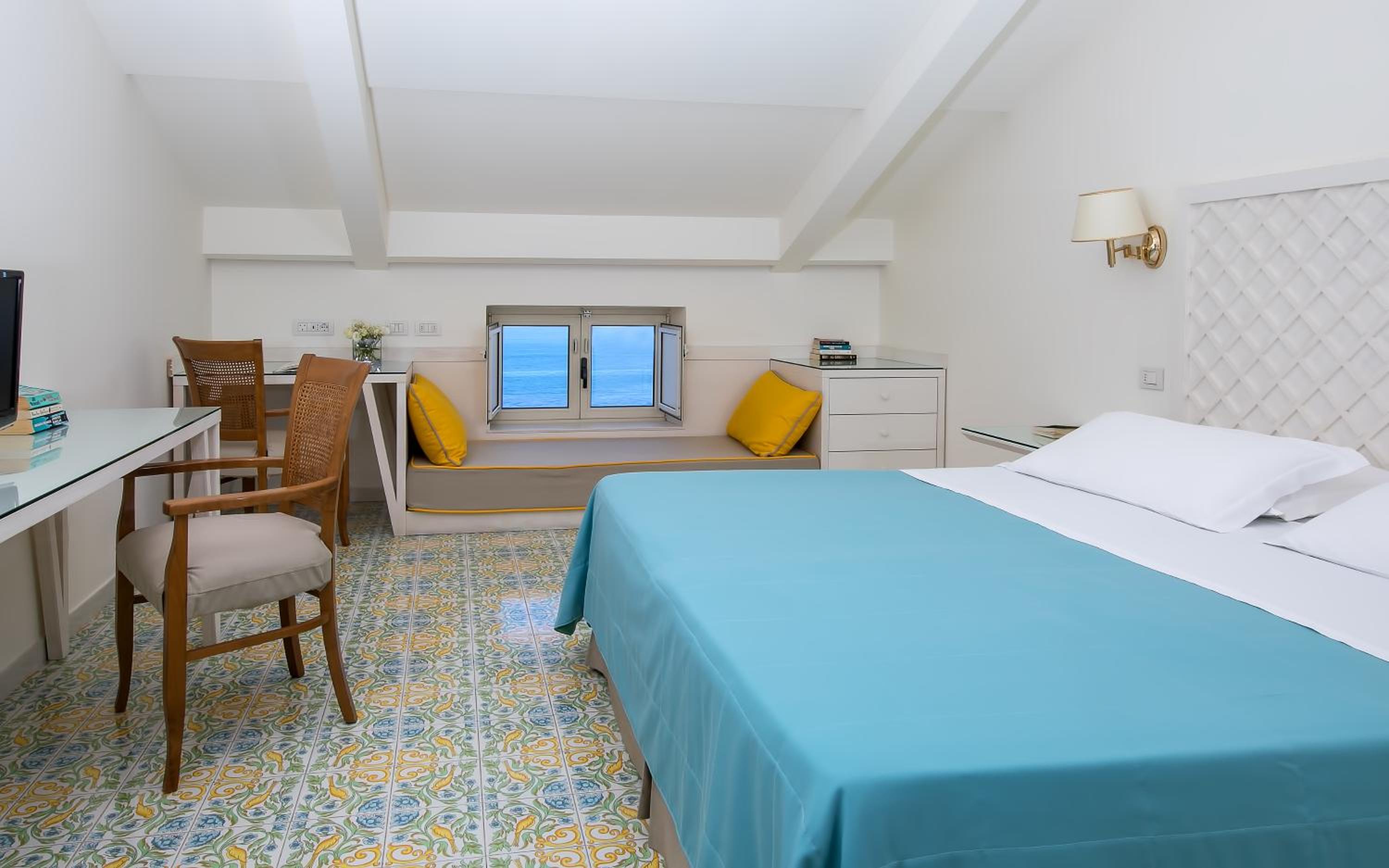 Standard Double or Twin Attic Room with Sea View