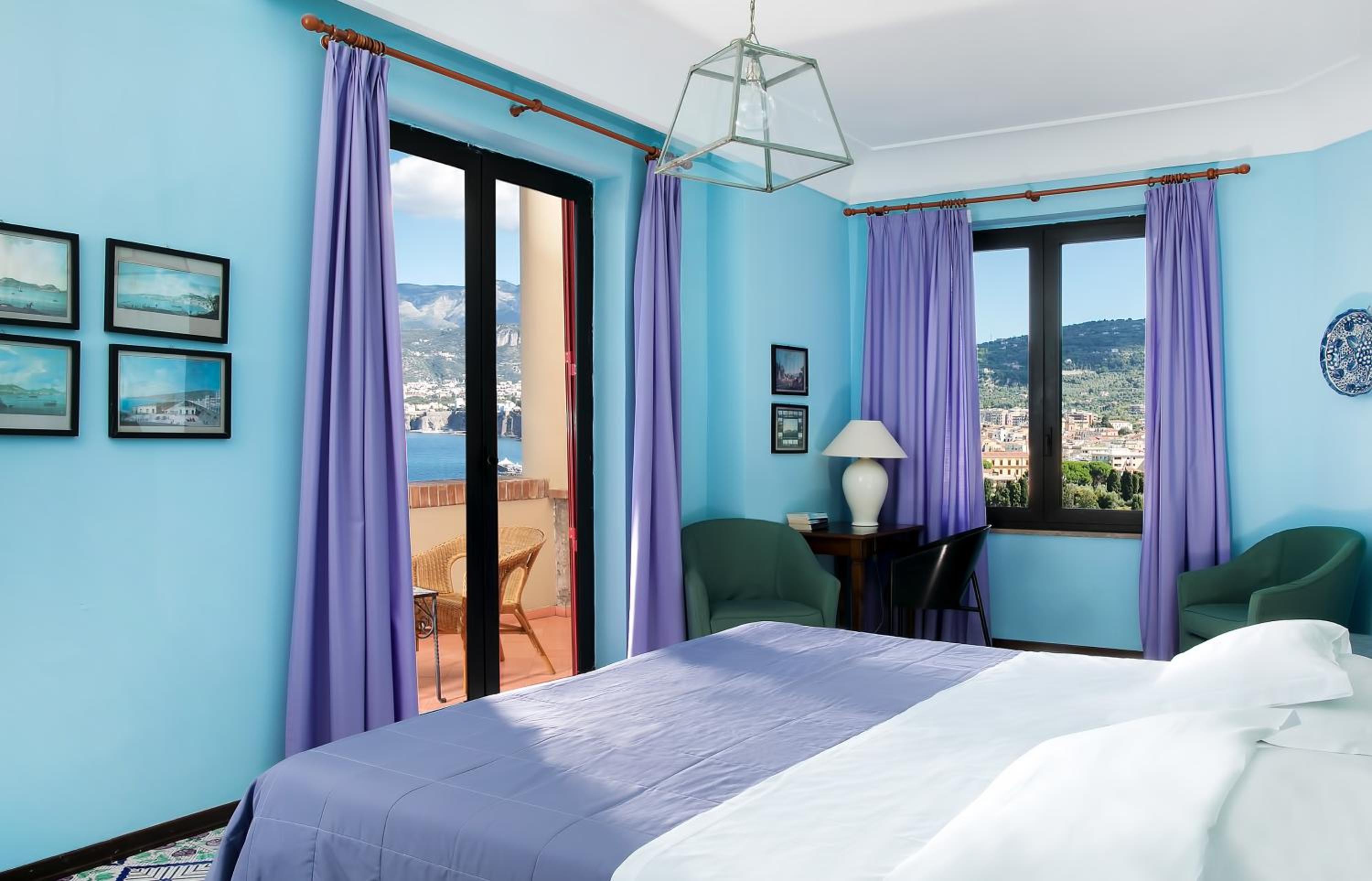 Classic Double Room with Balcony and Sea View photo 1