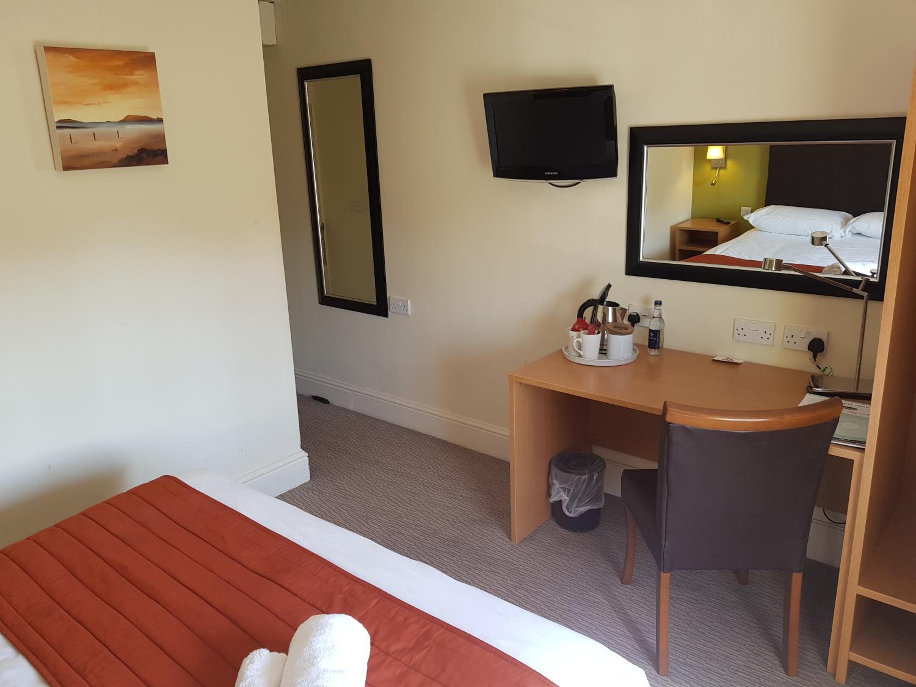 Double Room - Photo 5