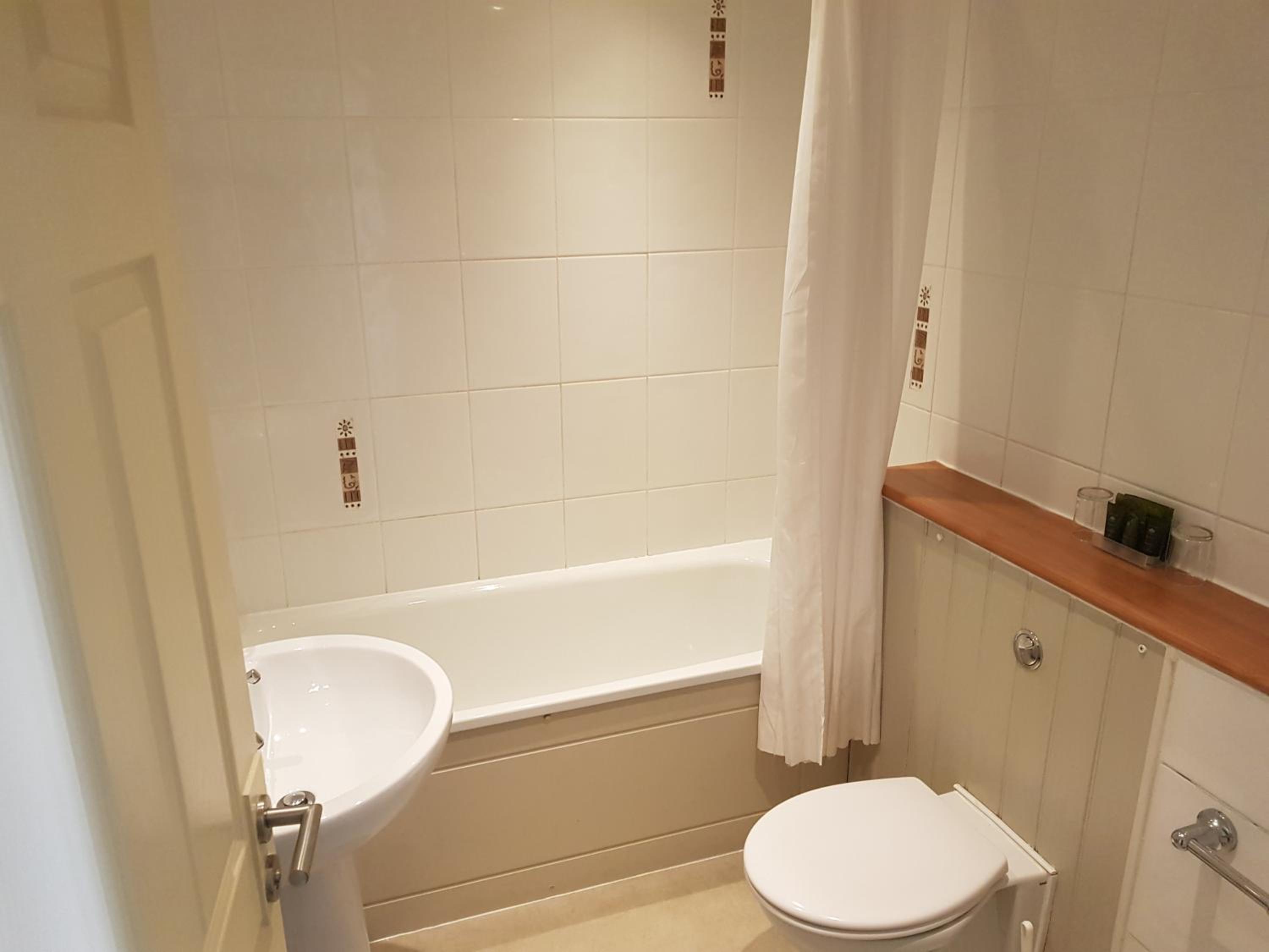 Twin Room - Photo 6