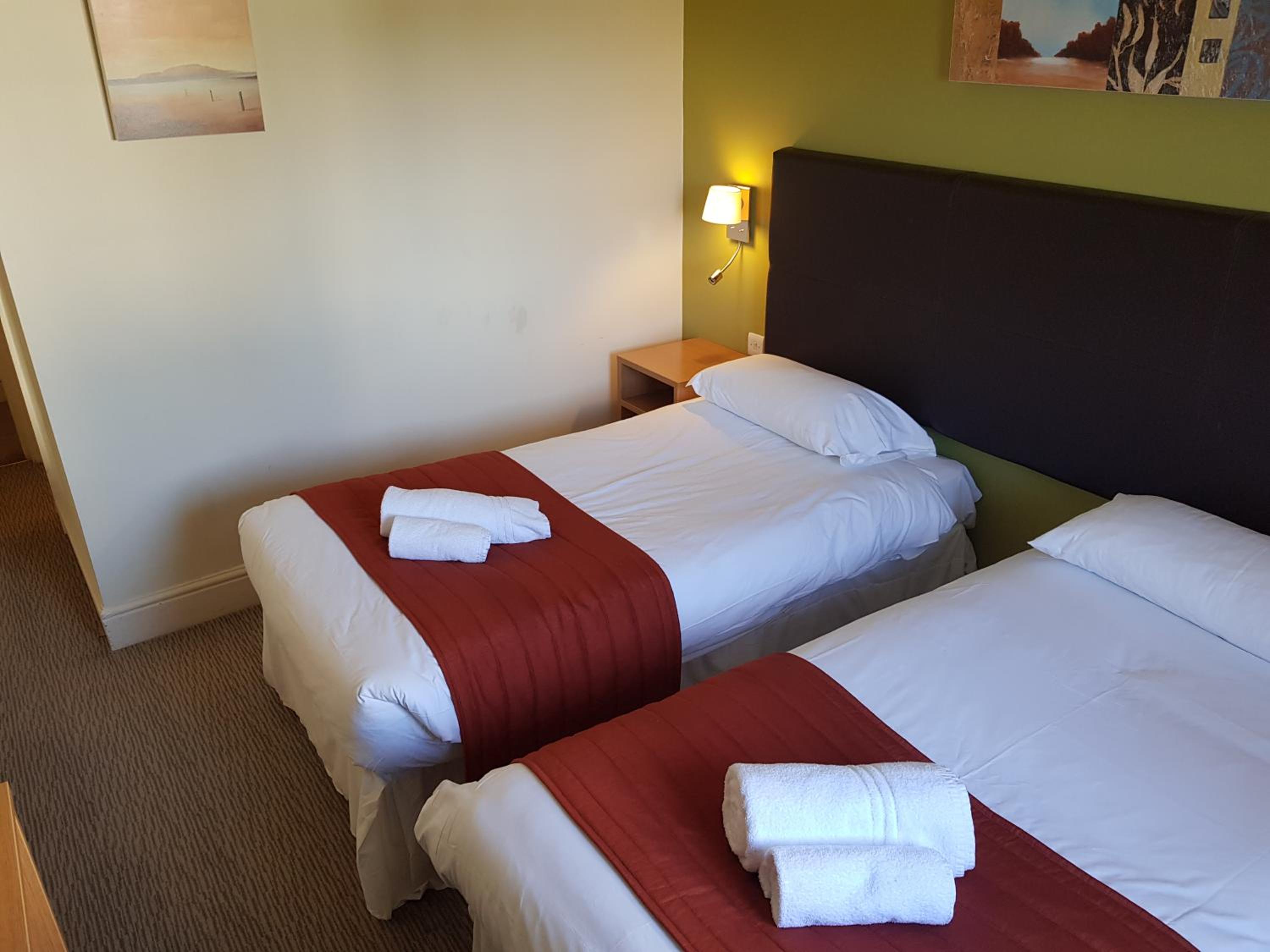 Twin Room - Photo 5