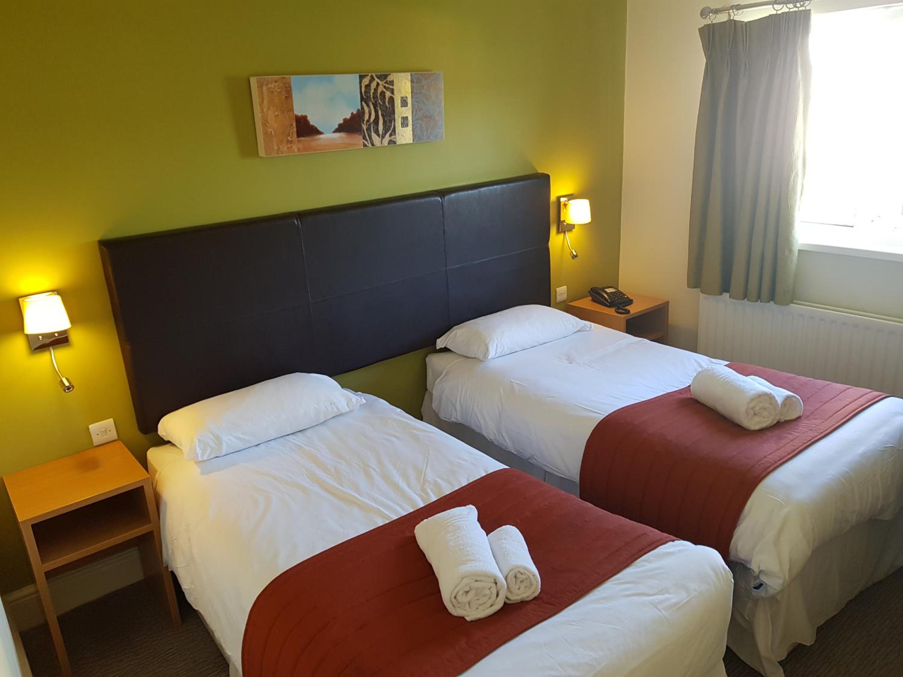 Twin Room - Photo 1
