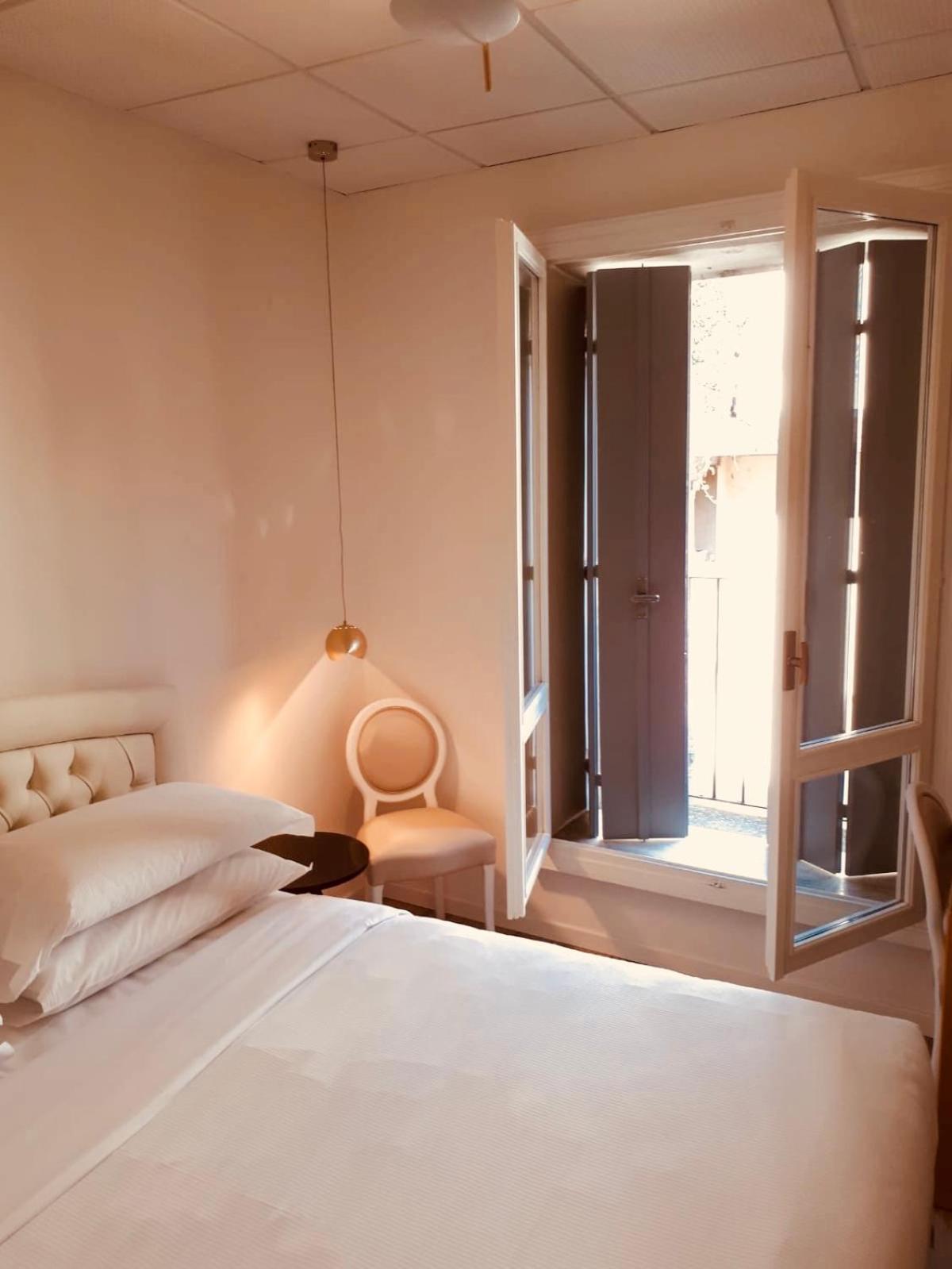 Double Room with Balcony and Spa Access - Photo 1